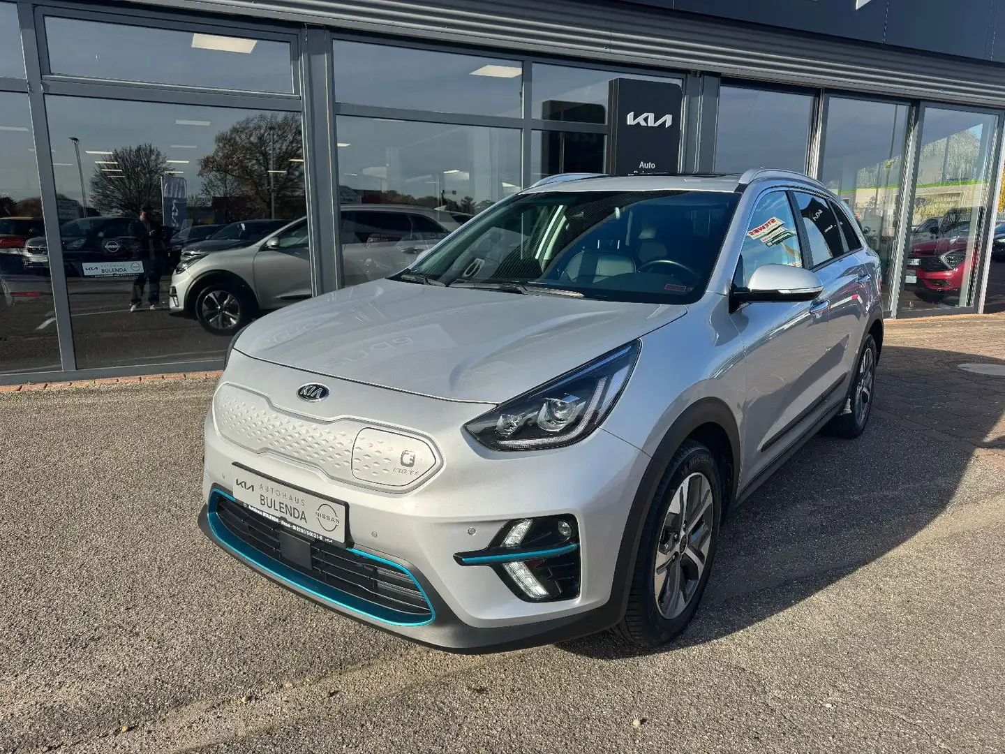 Kia Niro E-Niro 64-kWh 204 PS Spirit Leder 3-Phasen Silber - 2