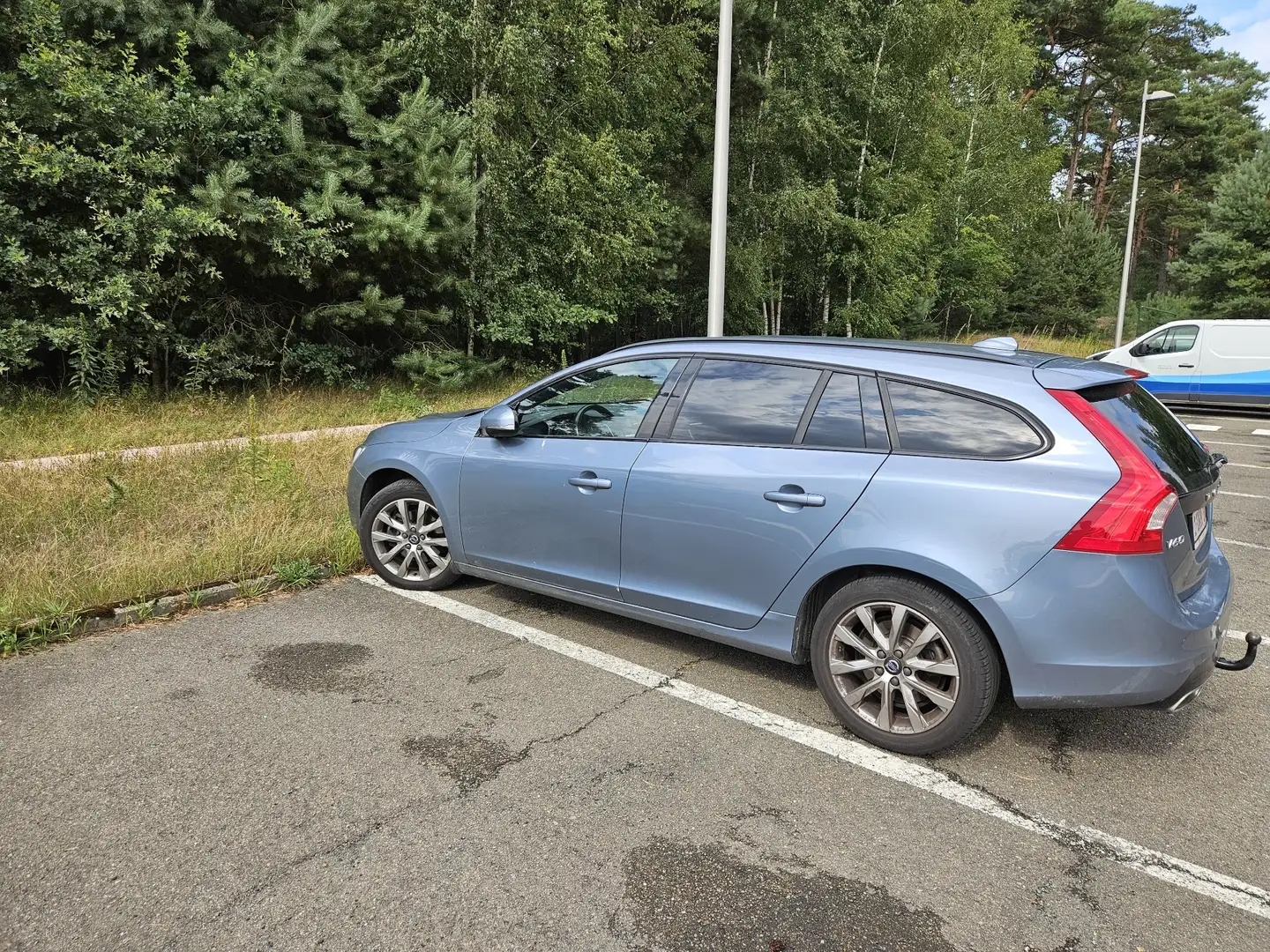 Volvo V60 D2 full option (pano, leer, trekhaak, ..) - 1