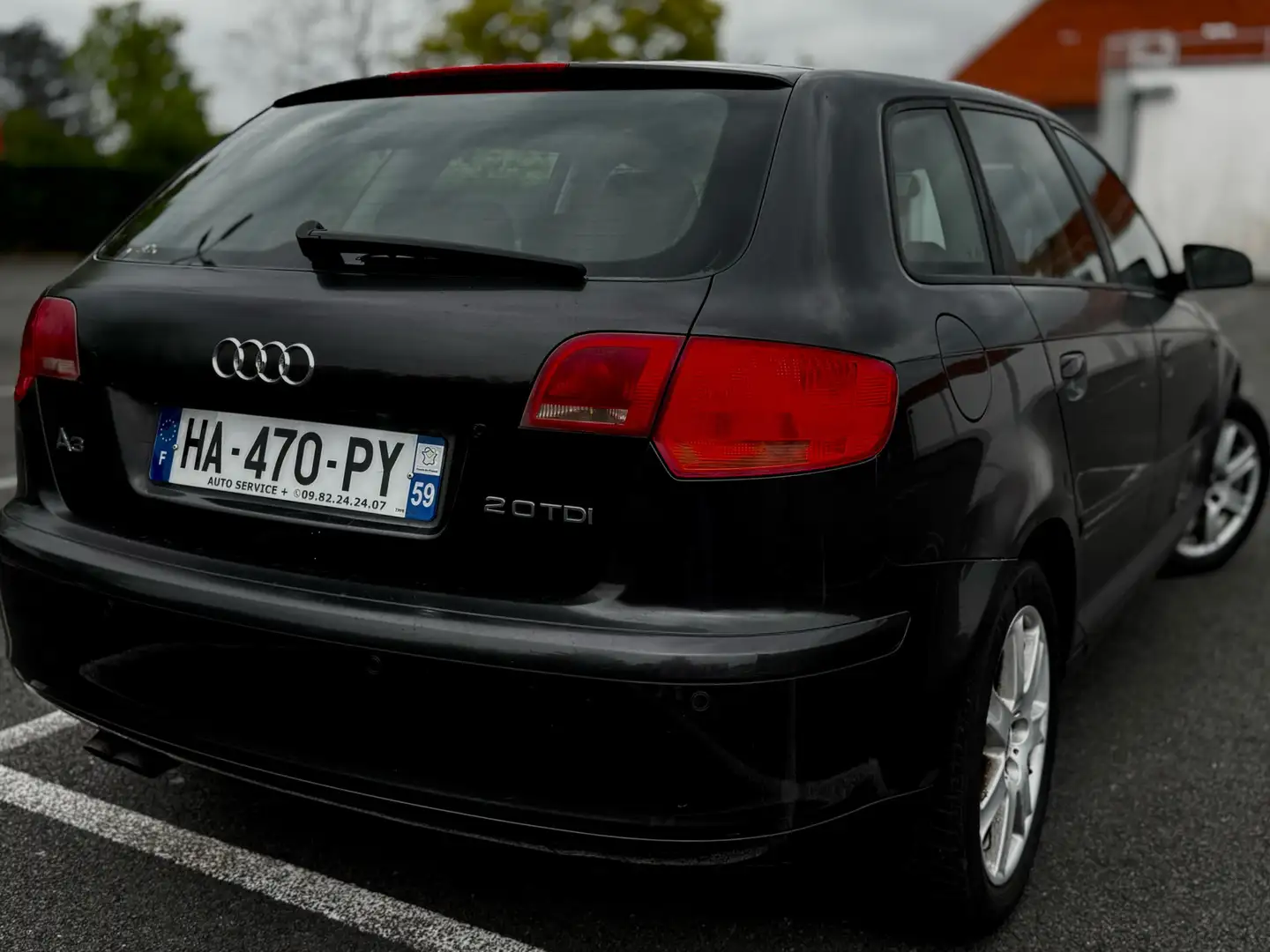 Audi A3 SportBack 2.0 TDI Ambiente - 2