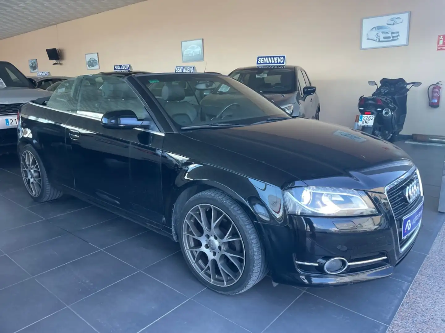 Audi A3 Cabrio 2.0TDI Attraction Negro - 2