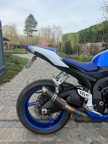 Suzuki GSX-R 600 - foto 7