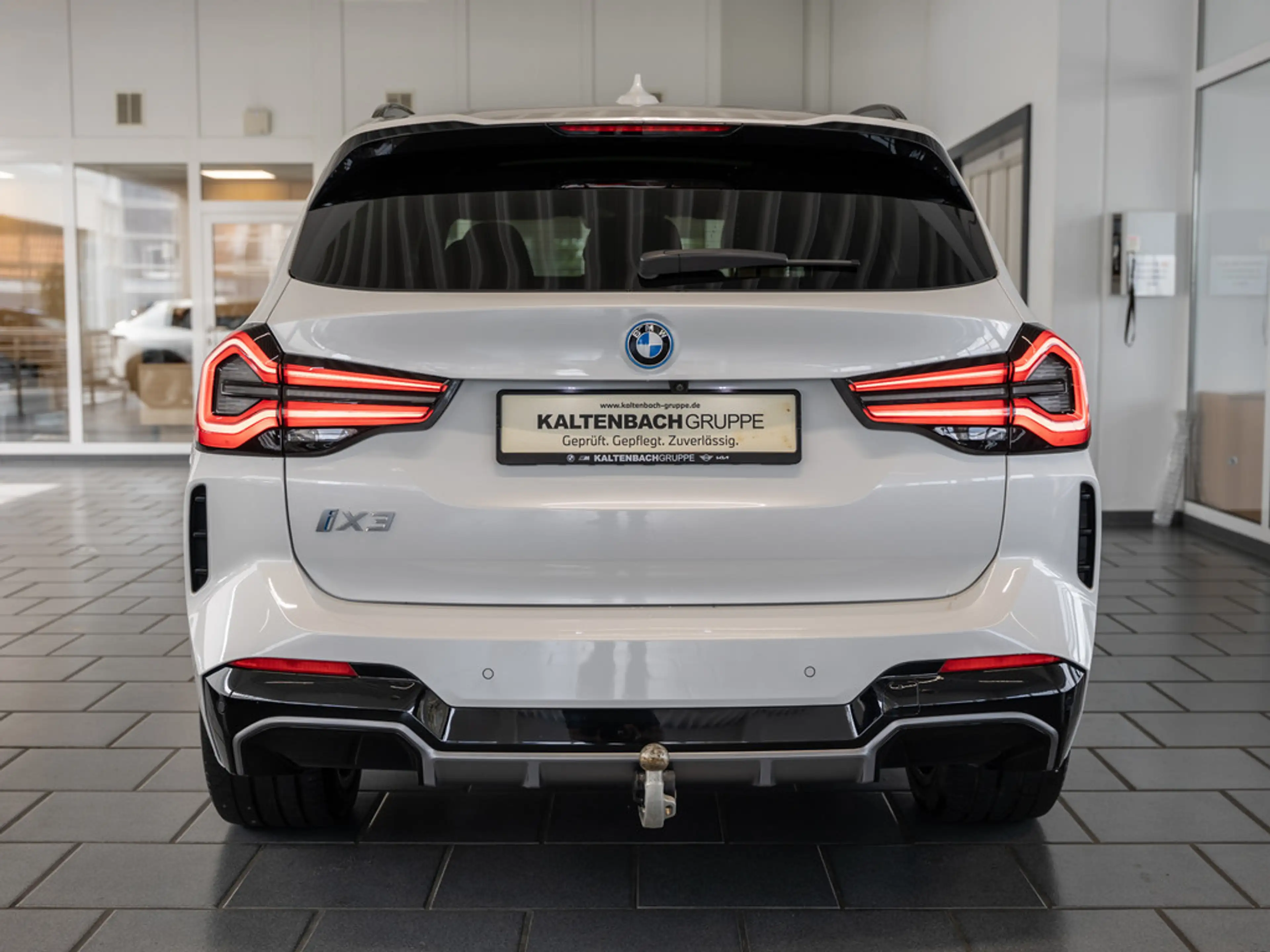 BMW iX3 Impressive PANO AHK HUD 360° LASER LED — photo 6