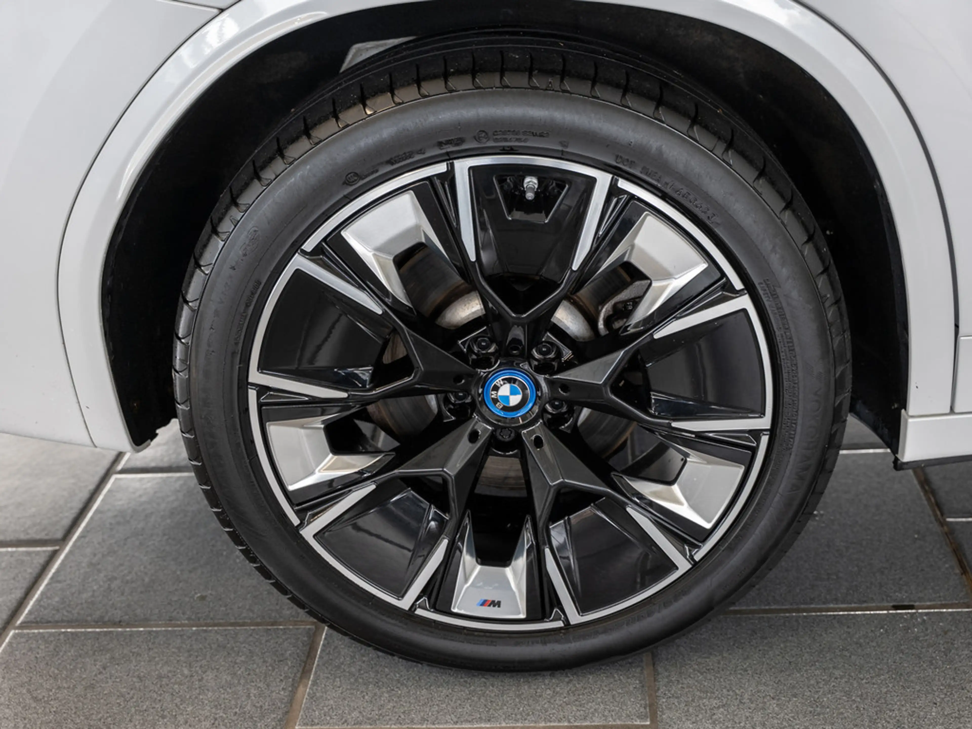 BMW iX3 Impressive PANO AHK HUD 360° LASER LED — photo 10