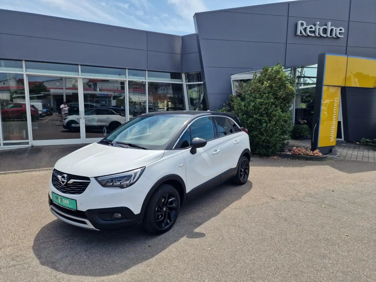 Opel Crossland Innovation 1,2 NAV+SHZ+LHZ+PRC+RFK+APA Klima Navi Weiß - 1