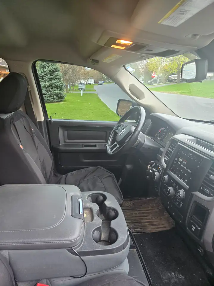 RAM 1500 снимка RAM 1500