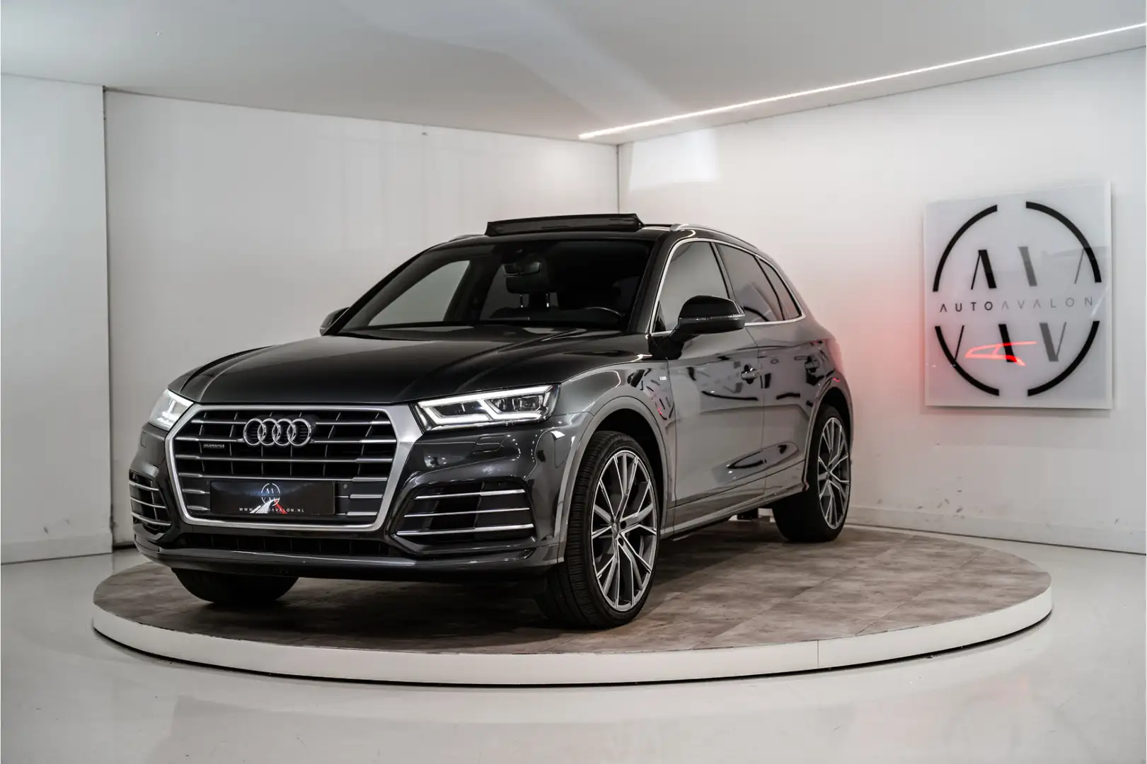 Audi Q5 2.0 TFSI Quattro 2x S-Line 252PK NL AUTO+NAP | Pan Grijs - 1