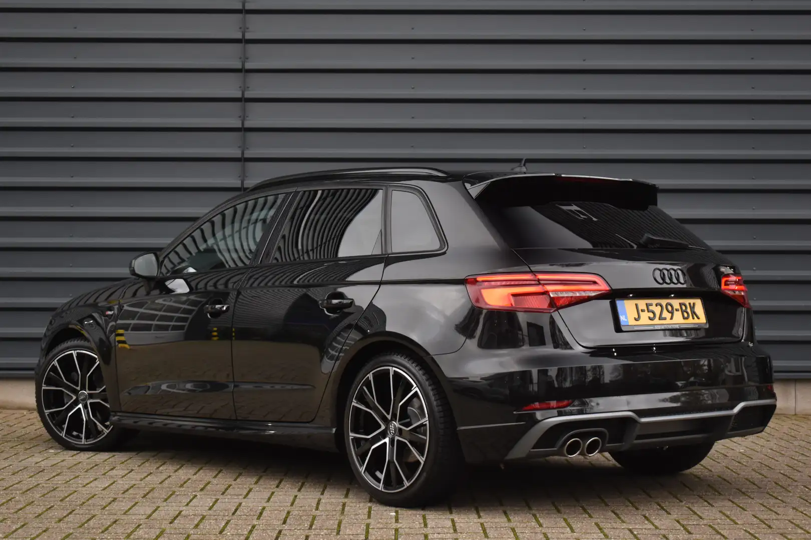 Audi A3 Sportback 35 TFSI S-Line | Orig. NL | 18'' Wielen Negro - 2