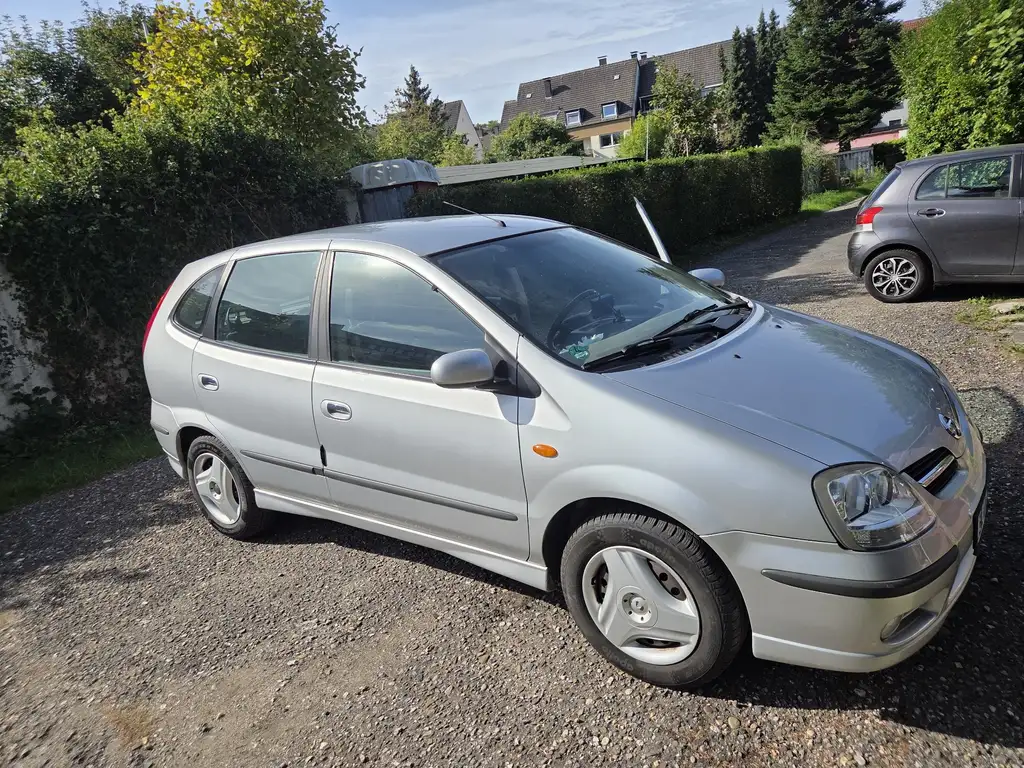 Nissan Almera Tino 2002 из Европы — купить под ключ