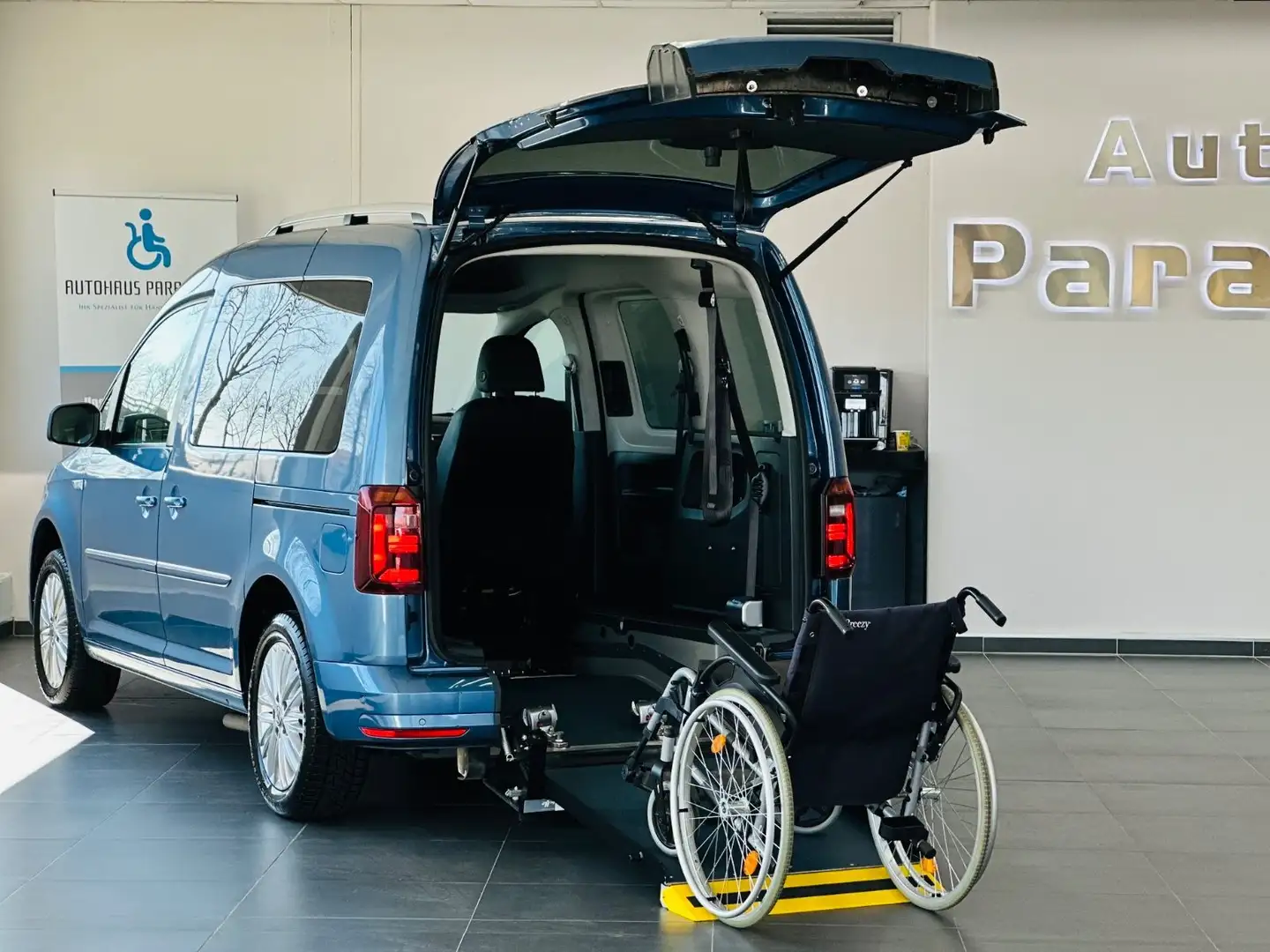 Volkswagen Caddy Highline TSI DSG Behindertengerecht-Rampe Blau - 1