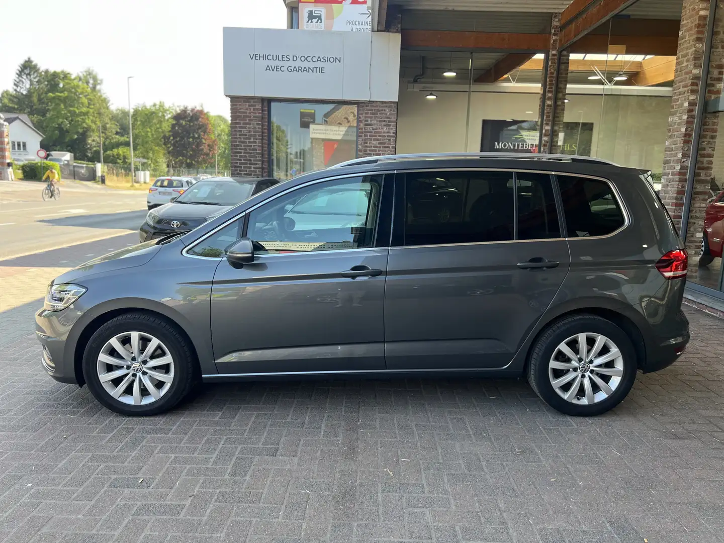 Volkswagen Touran 1.5 TSI ACT Highline OPF**7 PLACES**GSM 0475323828 Grijs - 1