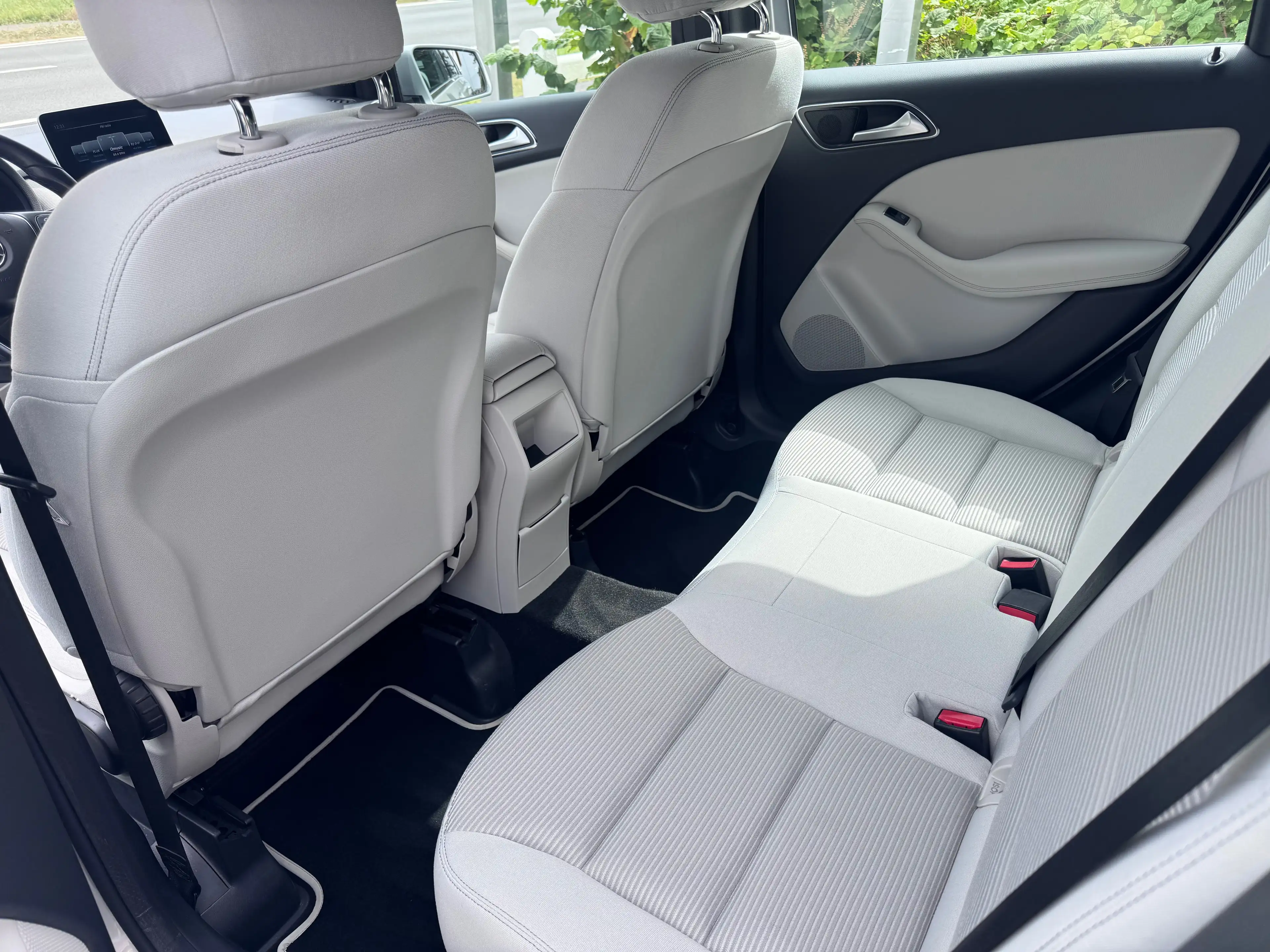 Mercedes-Benz B 180 Automaat/cruisecontrol/stoelverwarming/sportstoelen/nieuwstaat/MB historie/… — photo 7