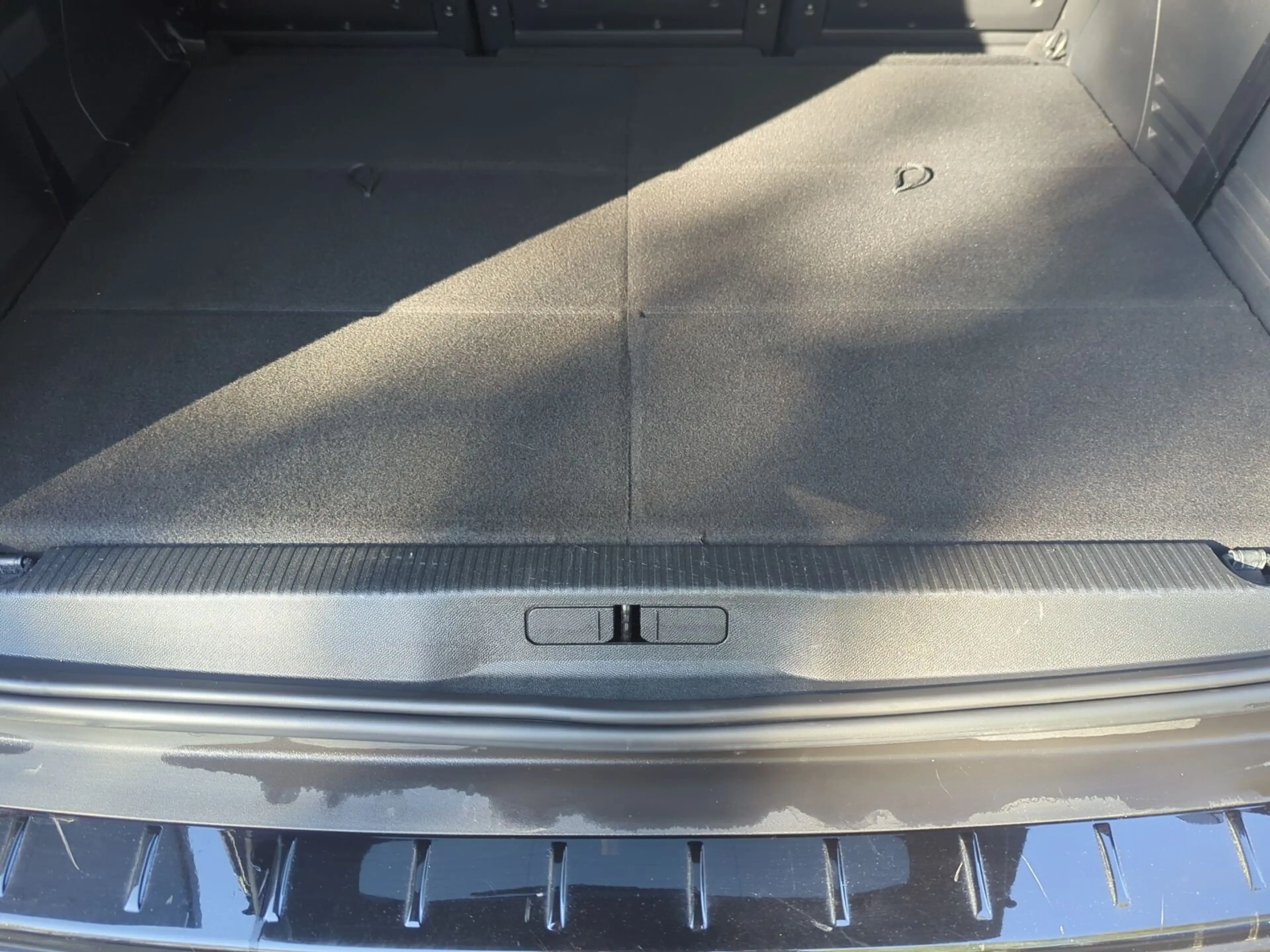 Peugeot 5008 1.6 PureTech 180 GT KeyLess LED Navi PDC LM — photo 12