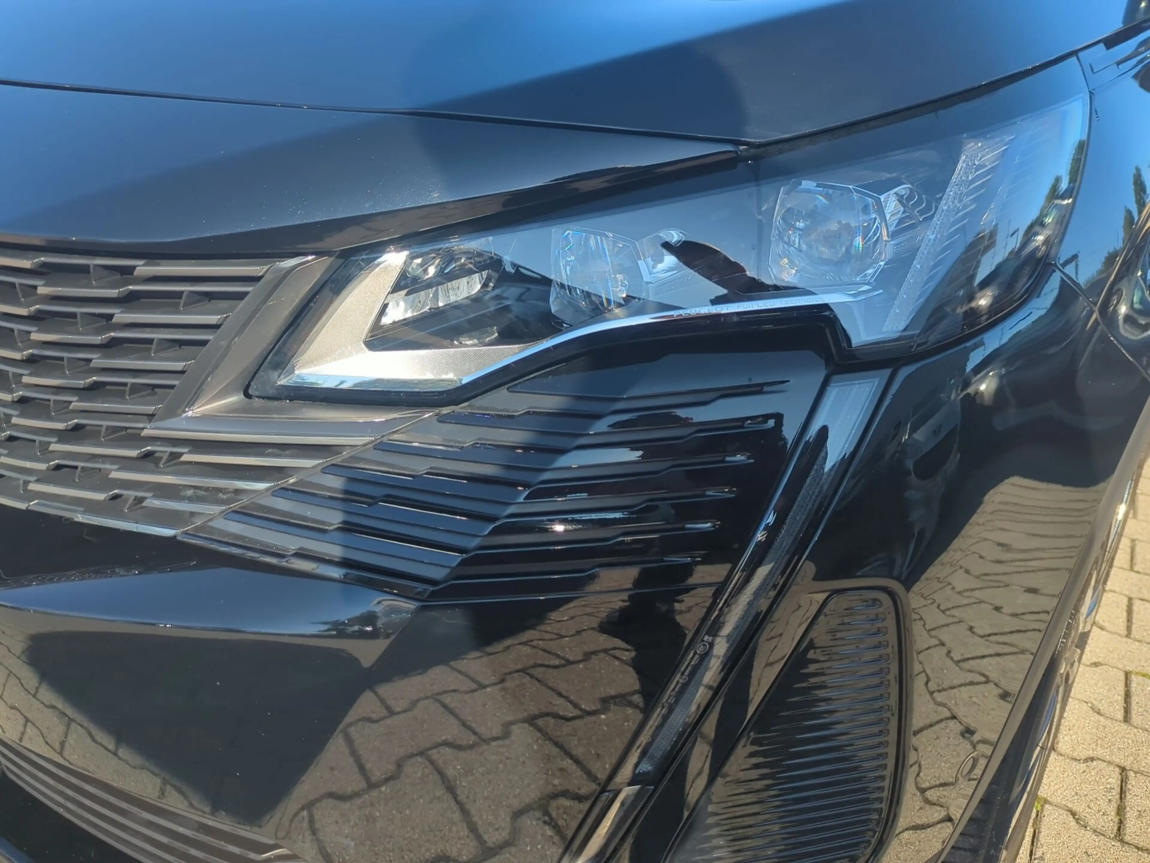 Peugeot 5008 1.6 PureTech 180 GT KeyLess LED Navi PDC LM — photo 3
