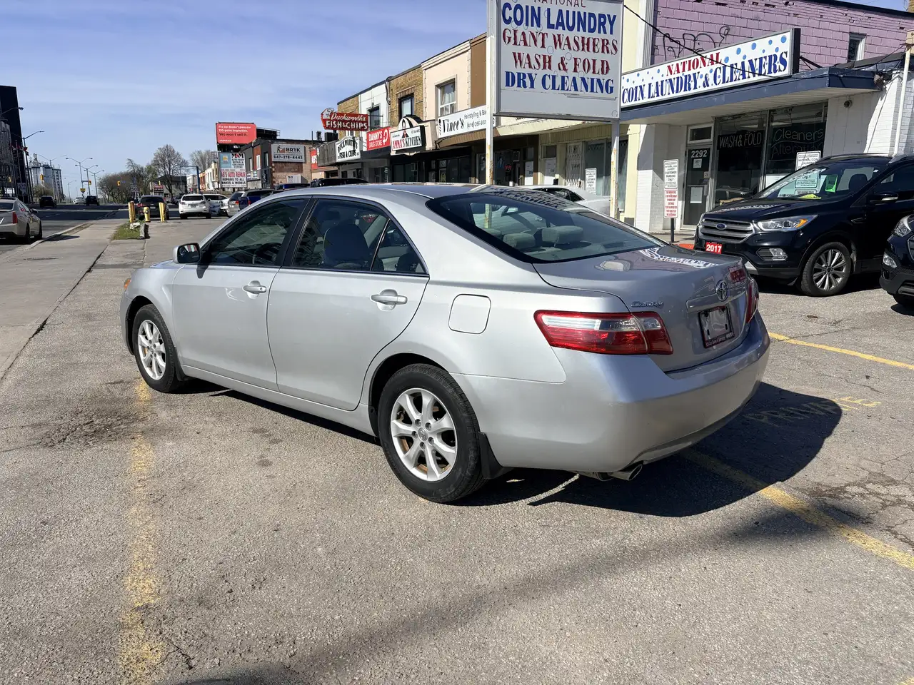 Toyota Camry снимка Toyota Camry
