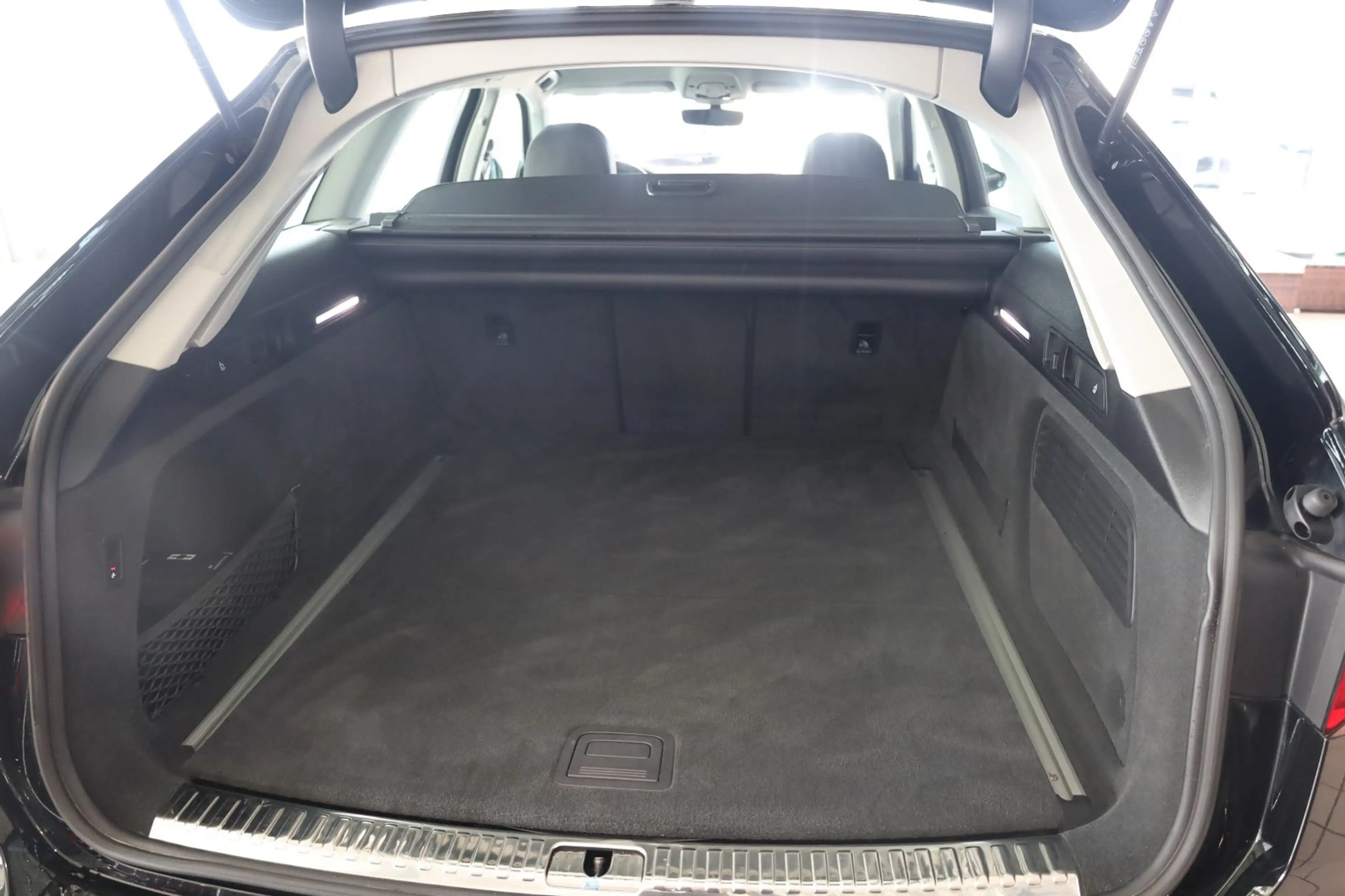 Audi A6 Avant 40 TDI quattro Standheizung — photo 37