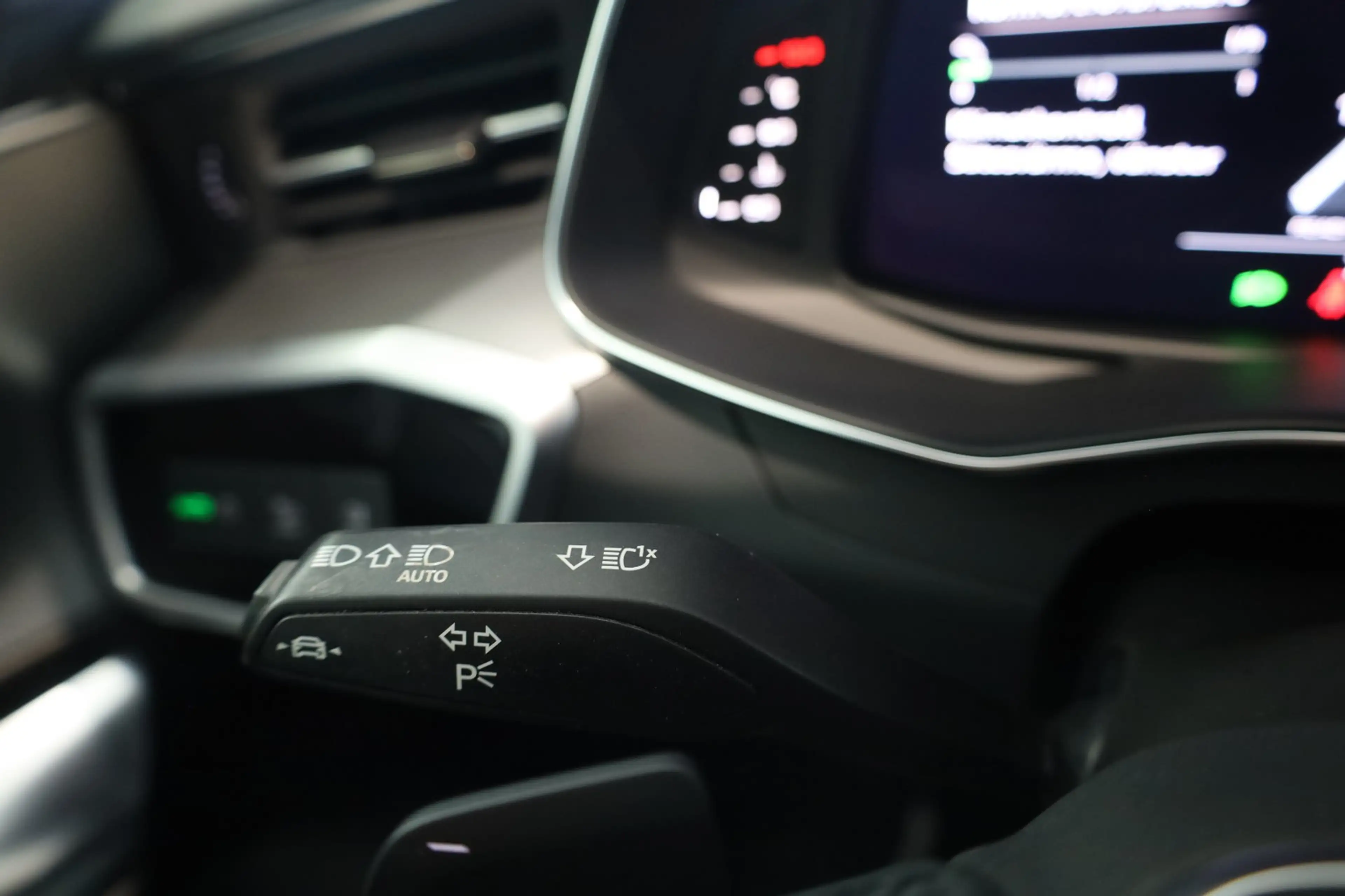 Audi A6 Avant 40 TDI quattro Standheizung — photo 24