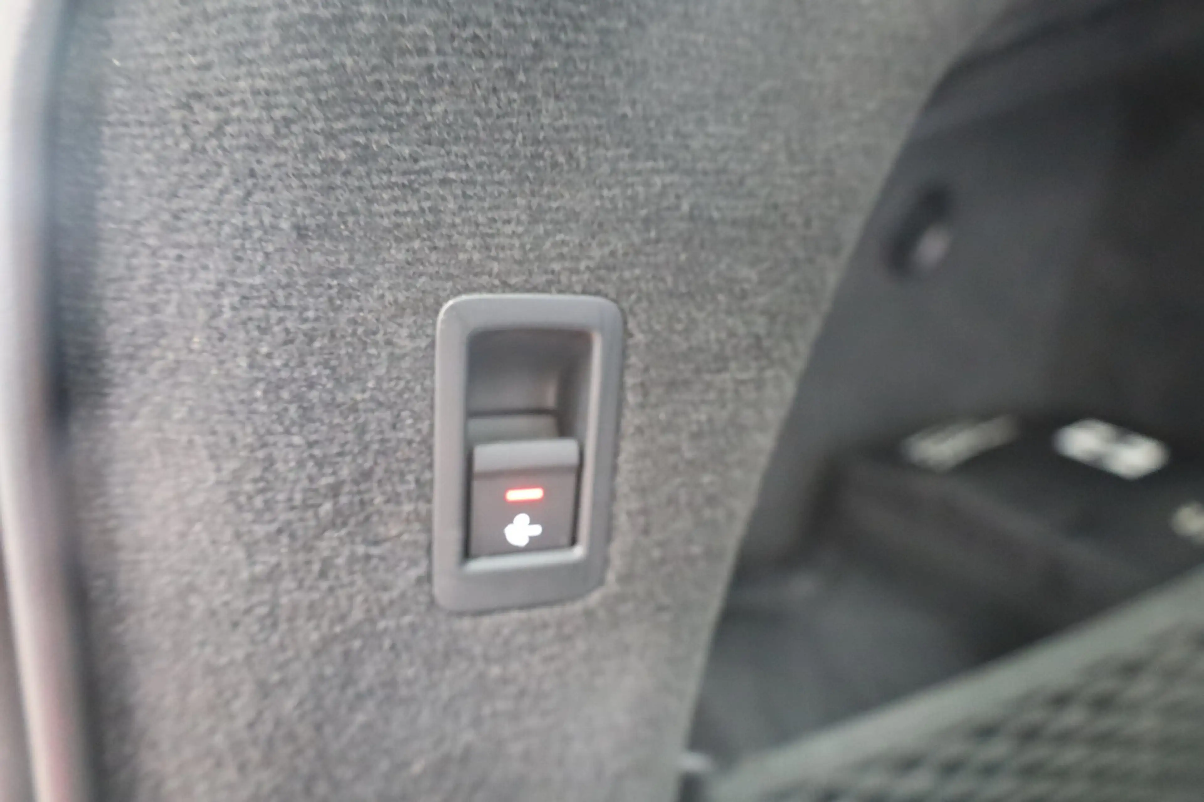 Audi A6 Avant 40 TDI quattro Standheizung — photo 38
