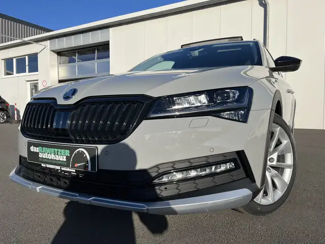 Skoda Superb SCOUT 2.0 TDI 4x4 DSG 2,99% Fin. AHK PANO Navi 4x