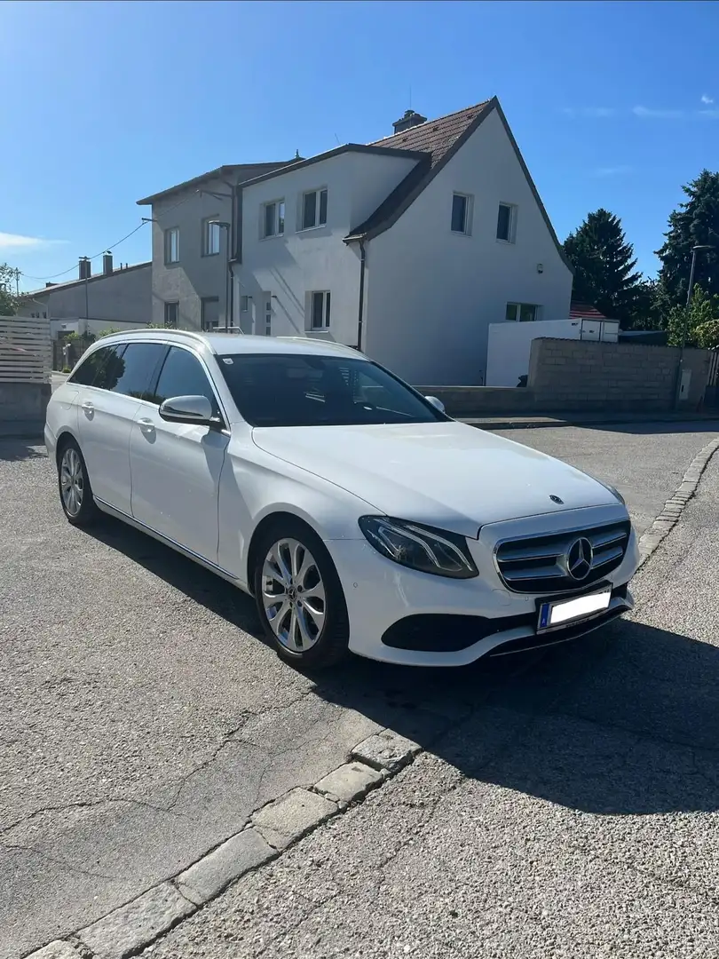 Mercedes-Benz E 220 d T Avantgarde Aut. - 2