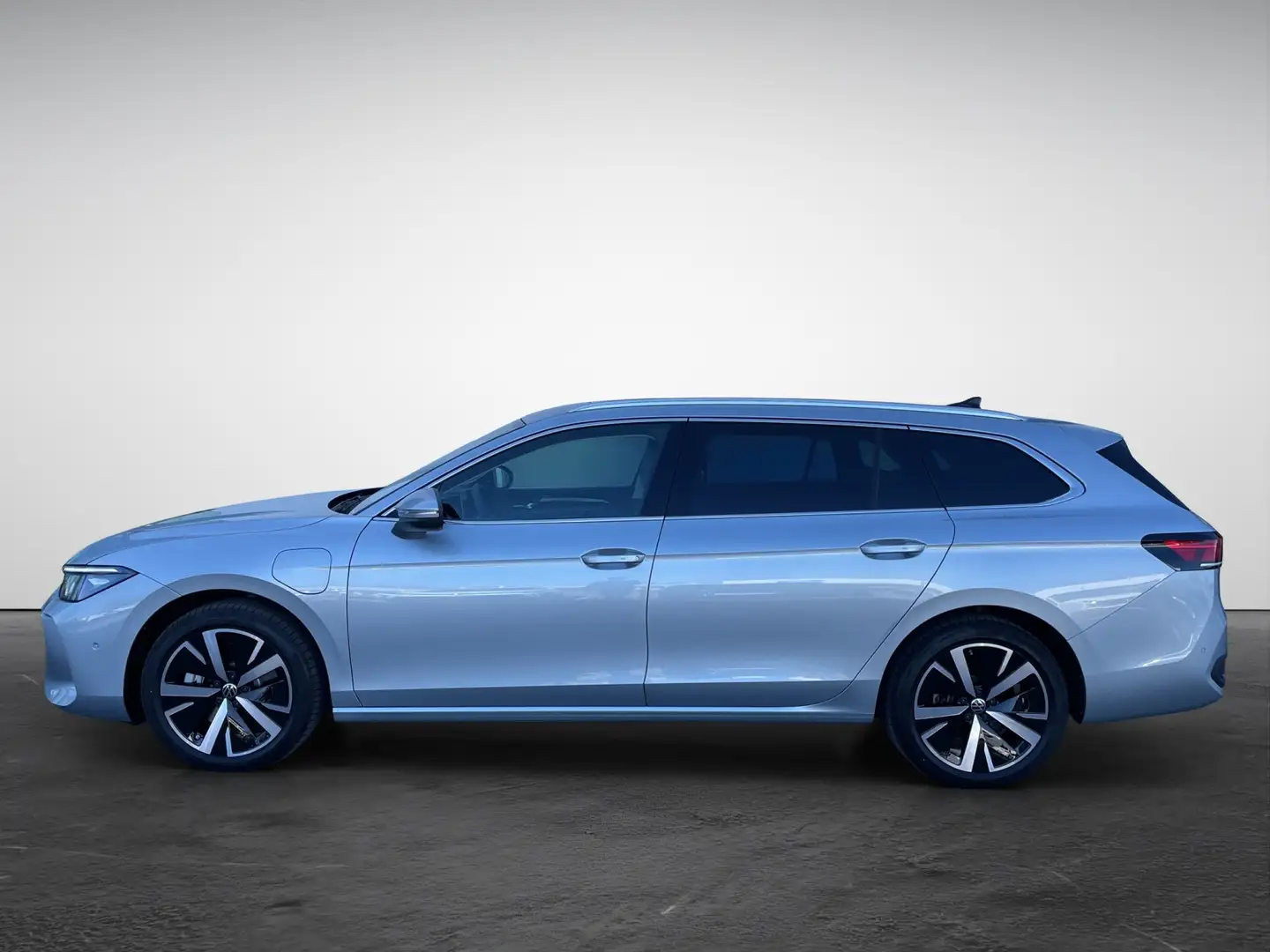 Volkswagen Passat Variant 1.5 TSI DSG eHybrid Business Silber - 2