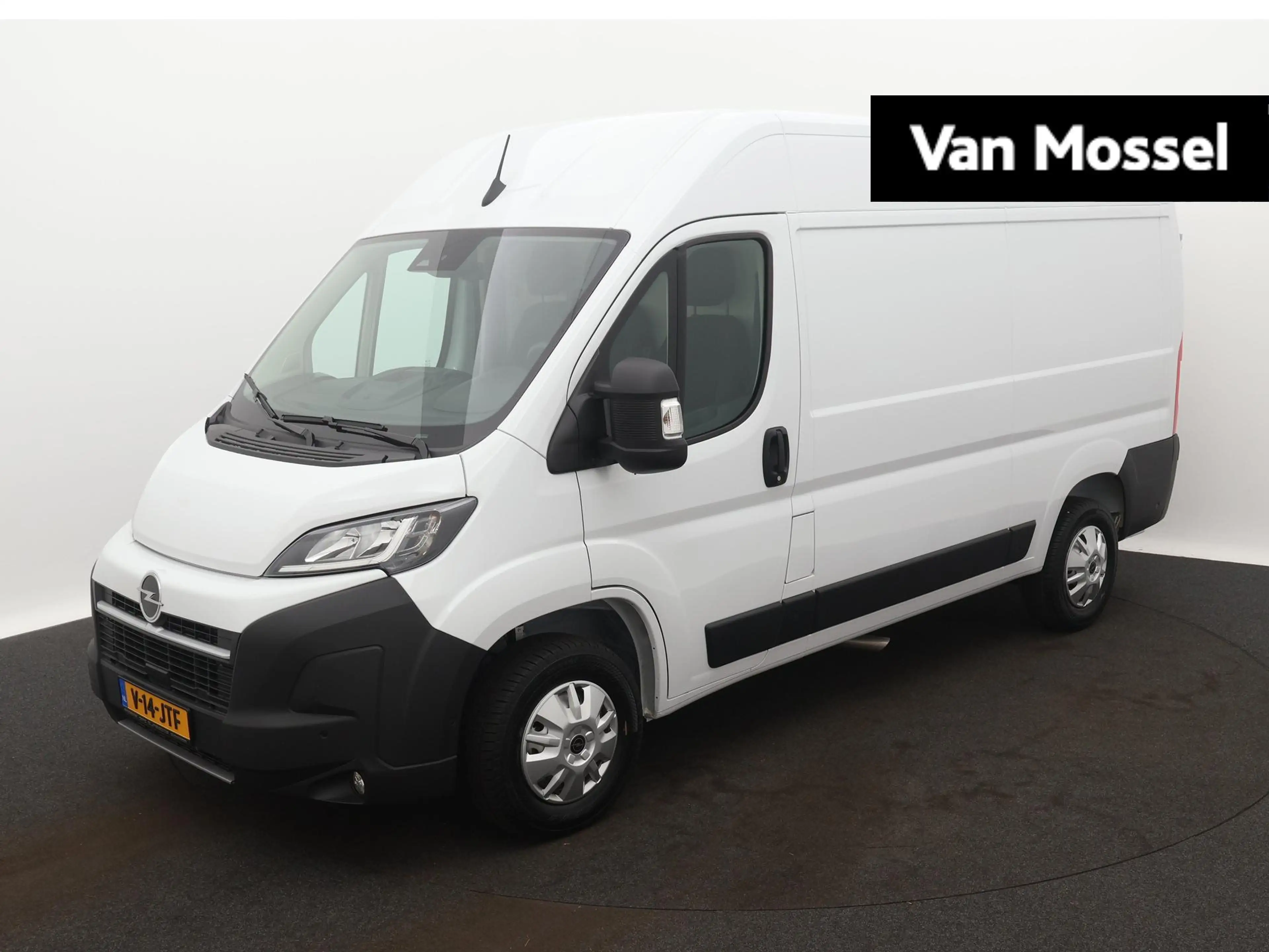 Opel Movano 2.2D 140 S&S L2H2 3.5t Zwaar HD all season banden