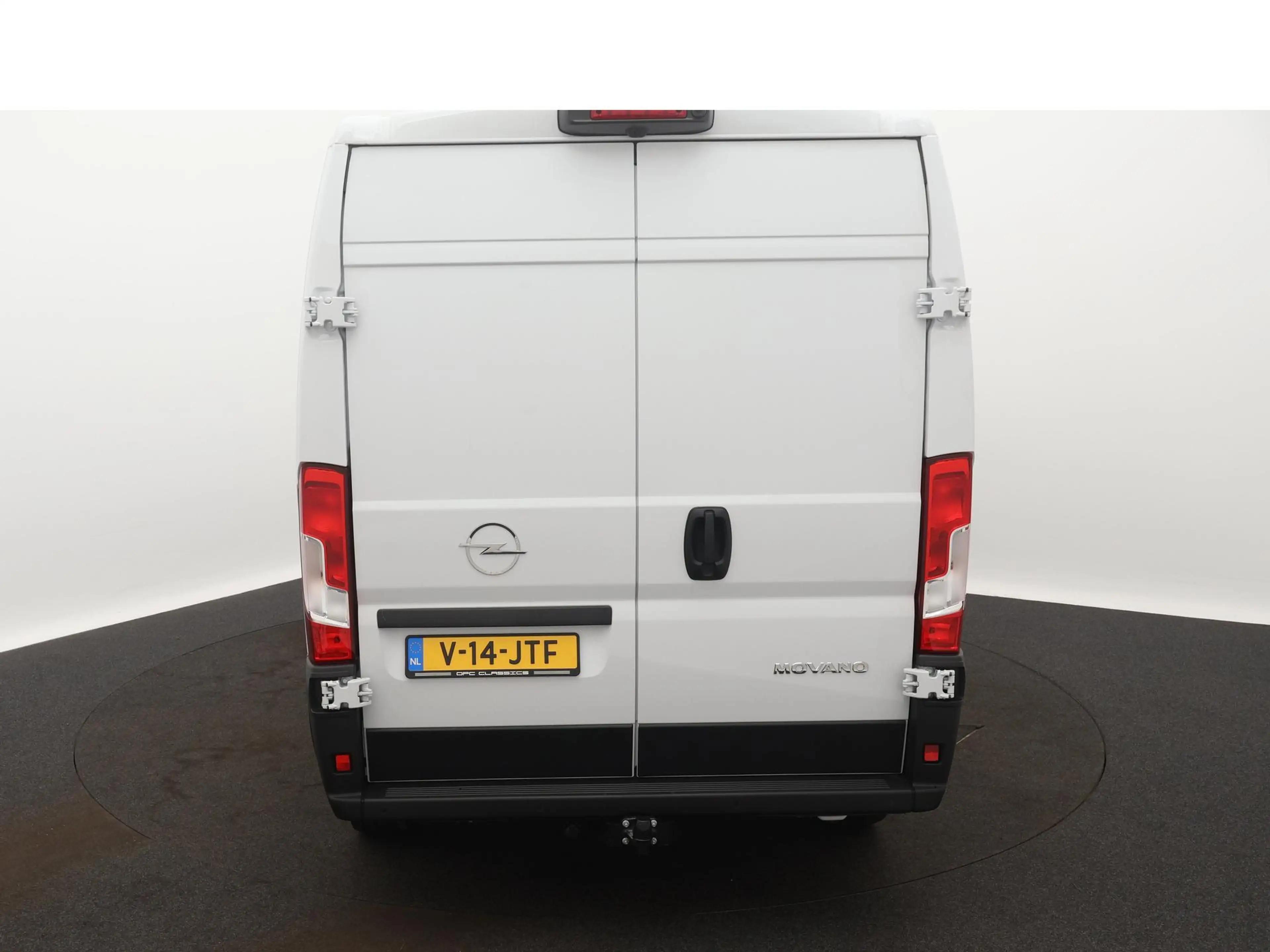 Opel Movano 2.2D 140 S&S L2H2 3.5t Zwaar HD all season banden — photo 3