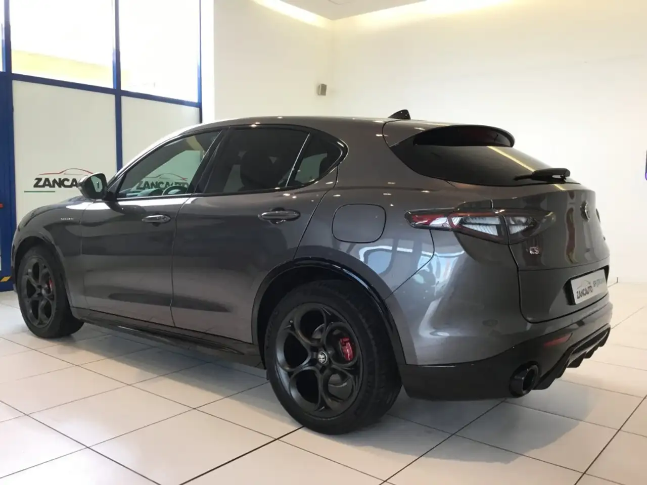 Alfa Romeo Stelvio 2025 — фото 6