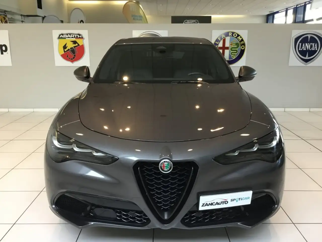 Alfa Romeo Stelvio 2025