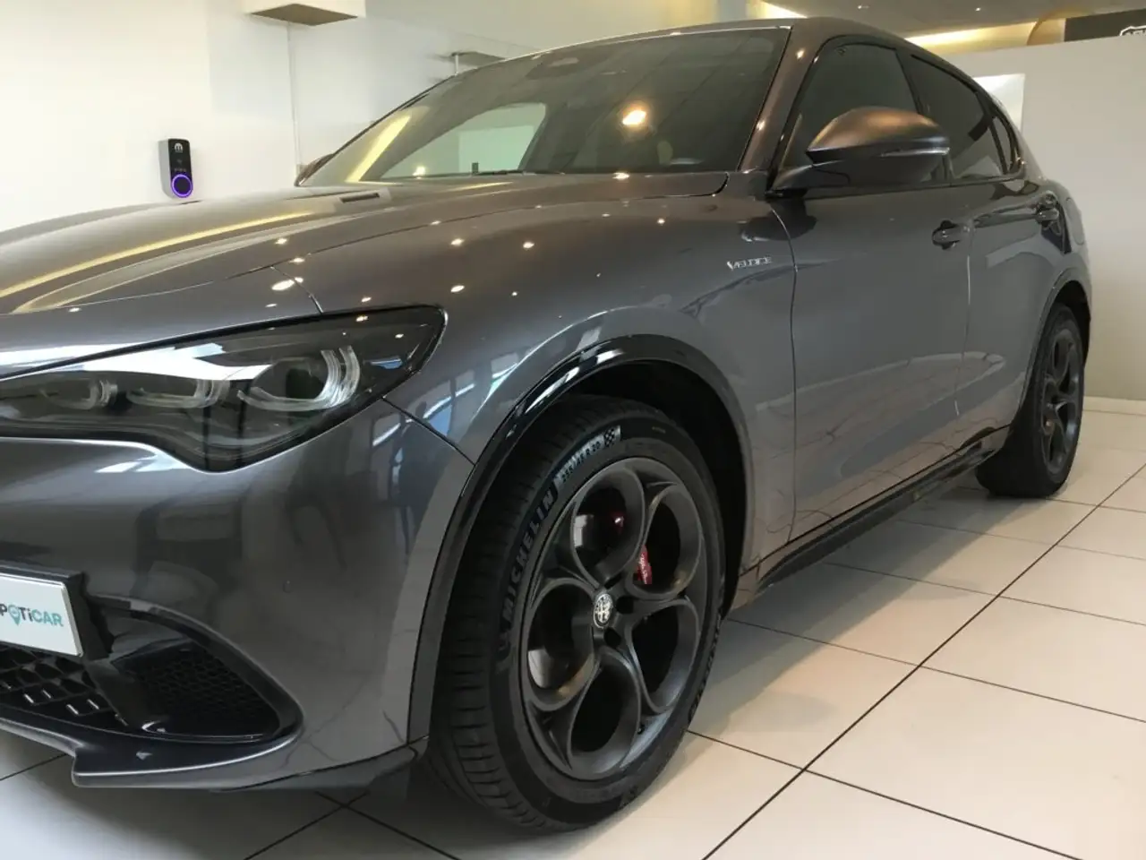Alfa Romeo Stelvio 2025 — фото 11