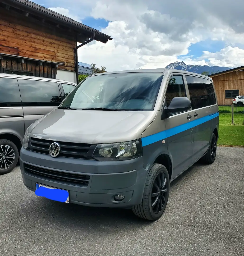 Volkswagen T5 Kombi Grau - 1
