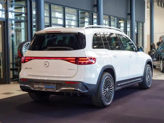 Mercedes-Benz Eqb view 3