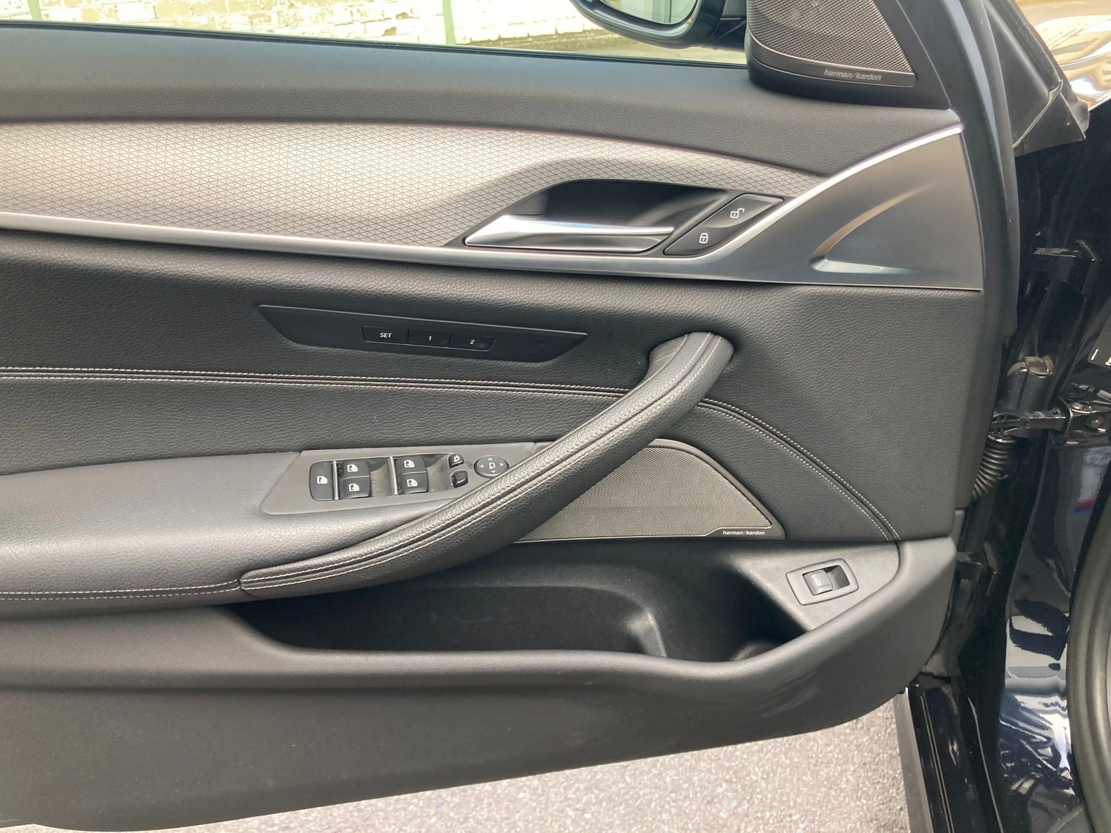BMW M550 M550 d xDrive — photo 12