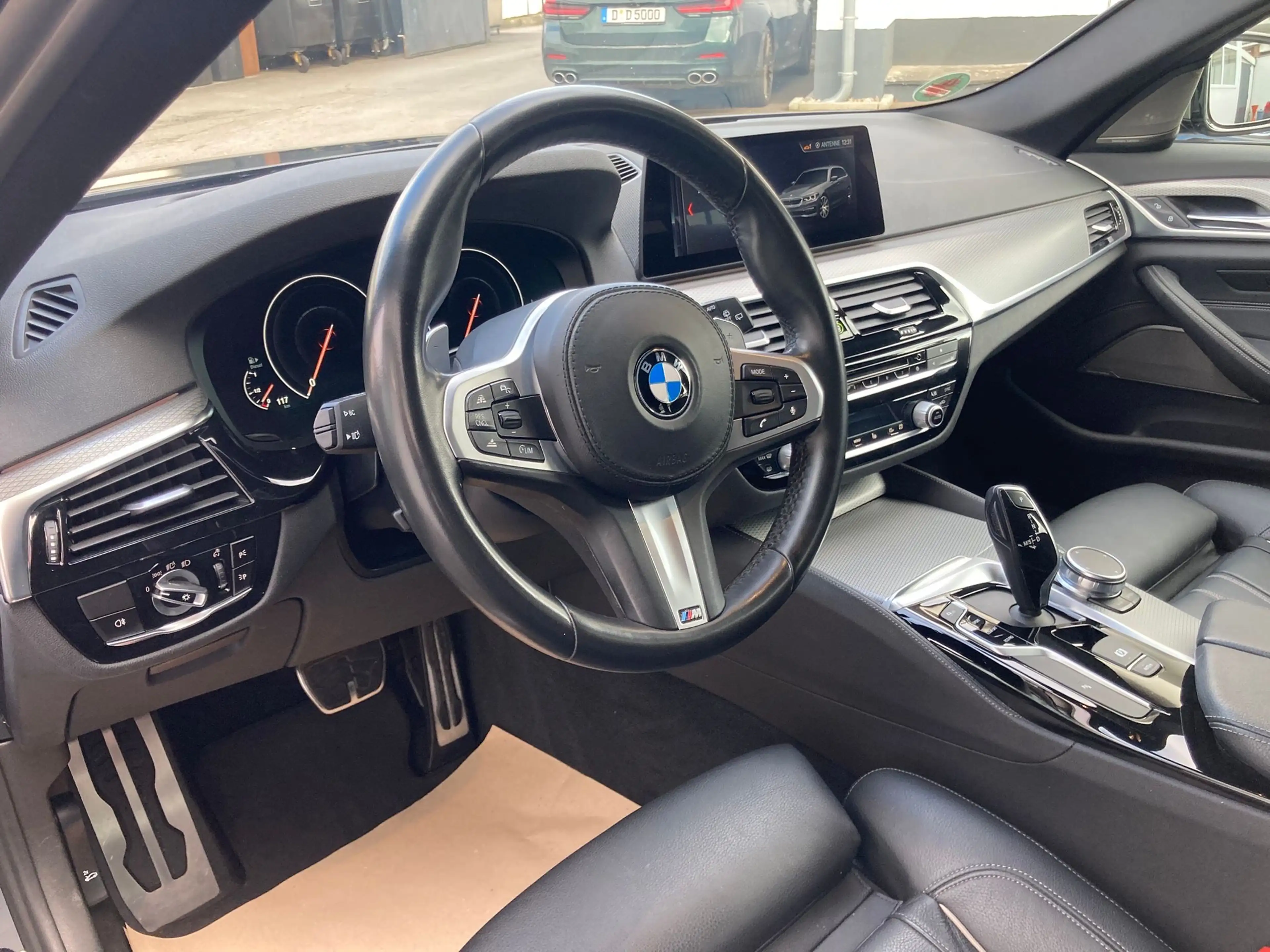 BMW M550 M550 d xDrive — photo 8