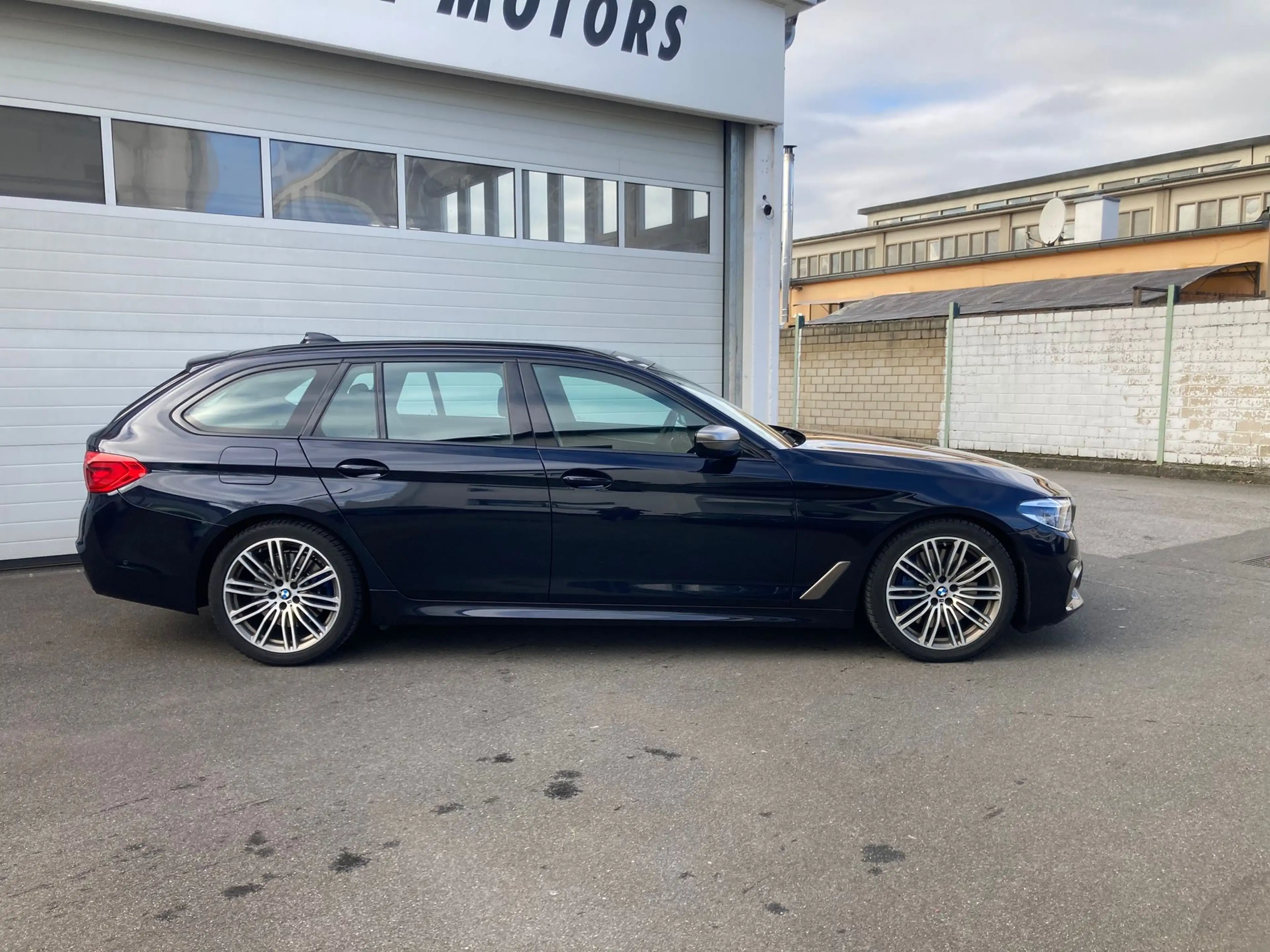 BMW M550 M550 d xDrive — photo 2