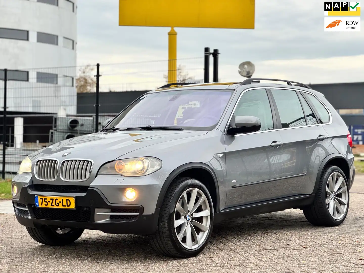 BMW X5 XDrive48i High Executive|YOUNGTIMER|AUT|PANO|XENON Grijs - 1
