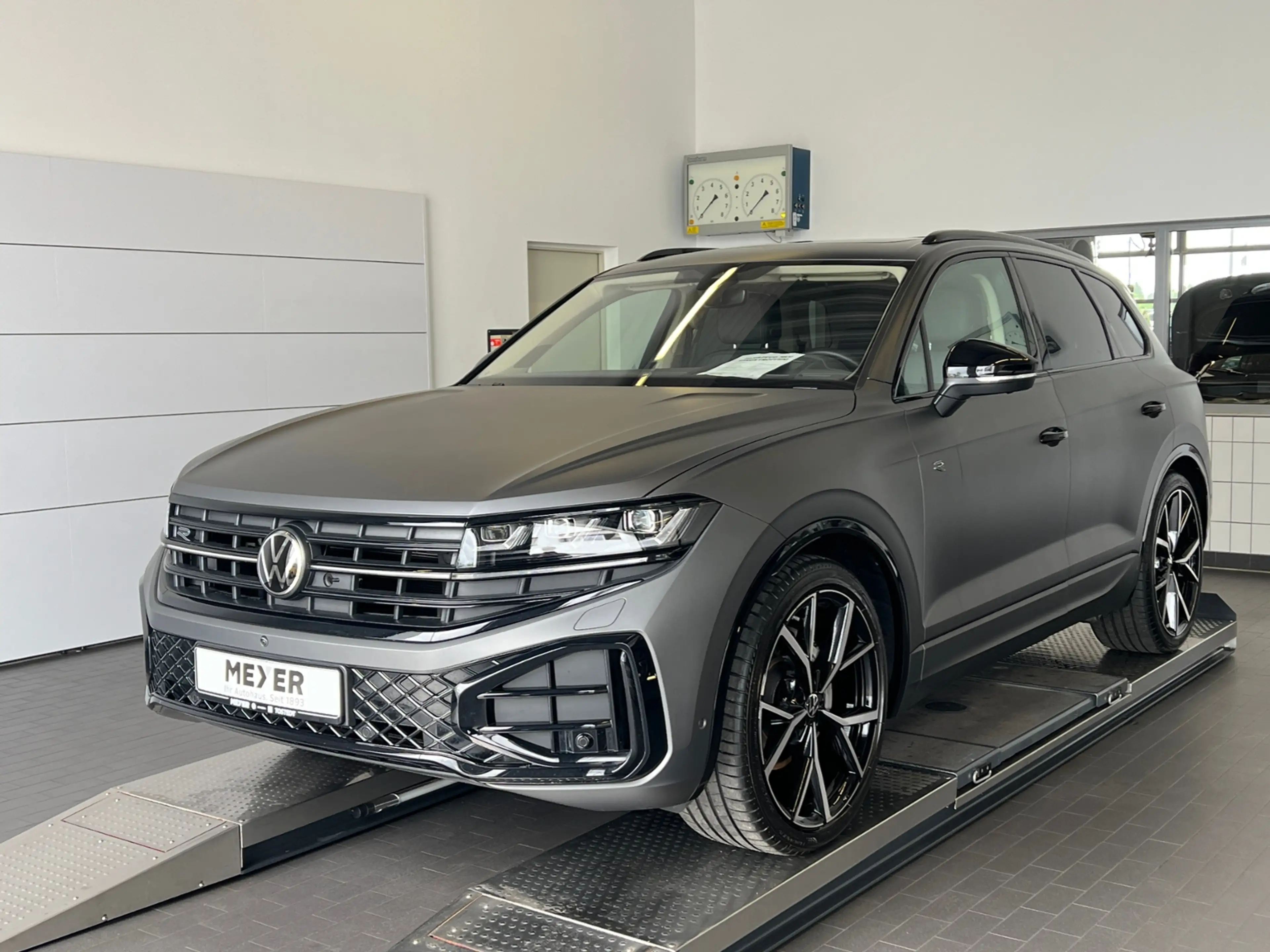 Volkswagen Touareg R-Line 3.0 TDI 4MOTION *AHK, BlackStyle, Dynfwg., — photo 2