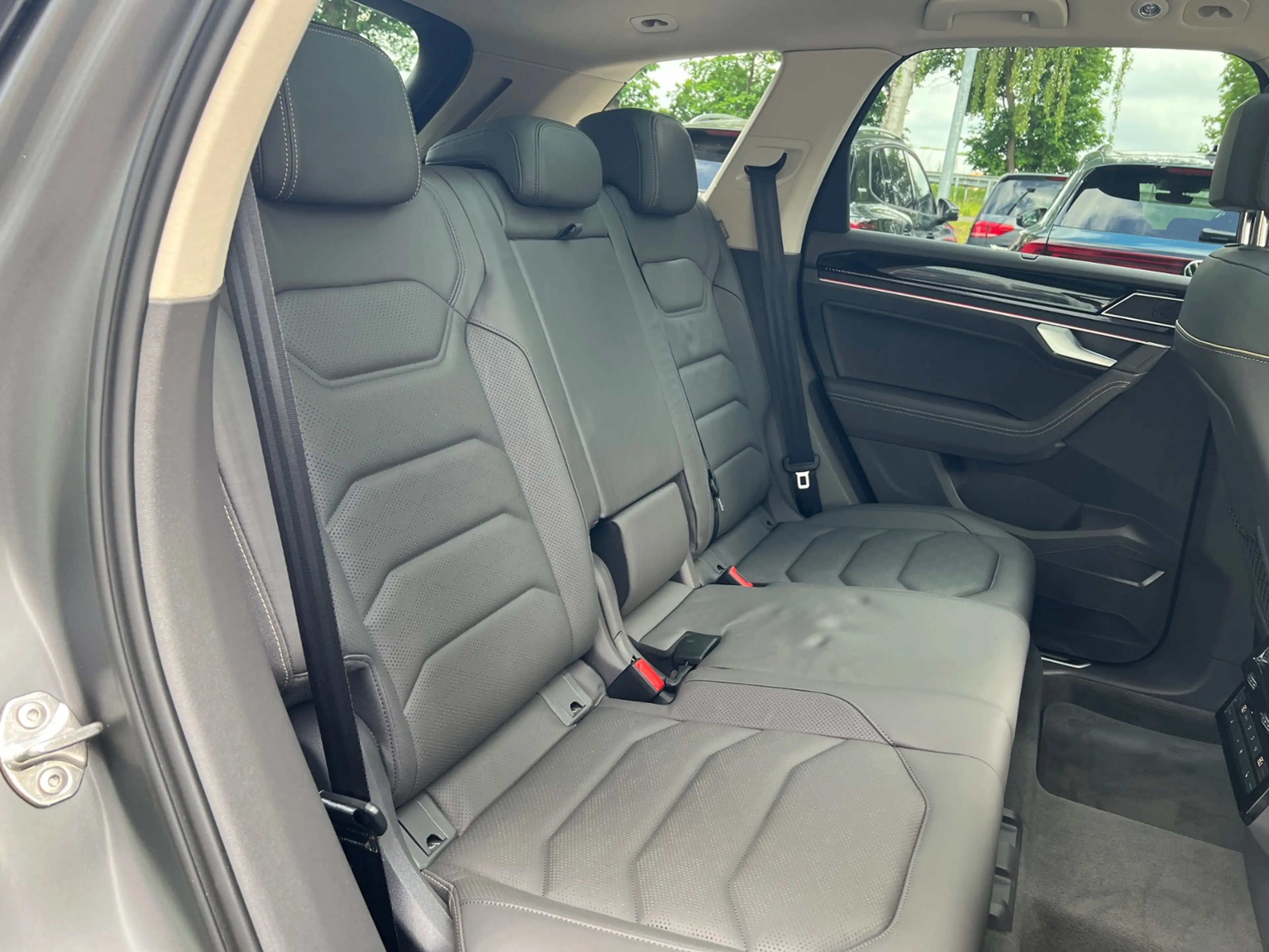 Volkswagen Touareg R-Line 3.0 TDI 4MOTION *AHK, BlackStyle, Dynfwg., — photo 11