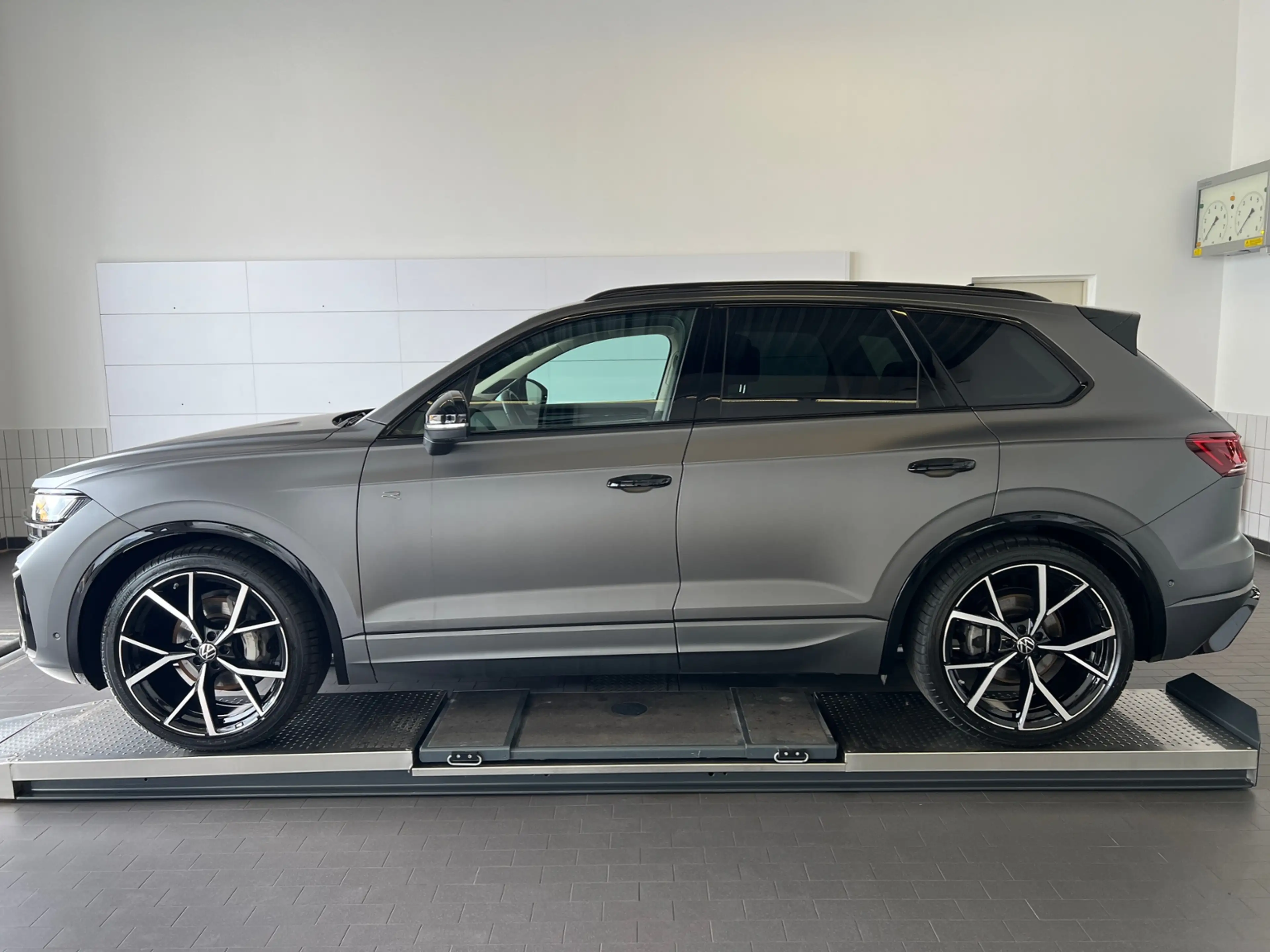 Volkswagen Touareg R-Line 3.0 TDI 4MOTION *AHK, BlackStyle, Dynfwg., — photo 3