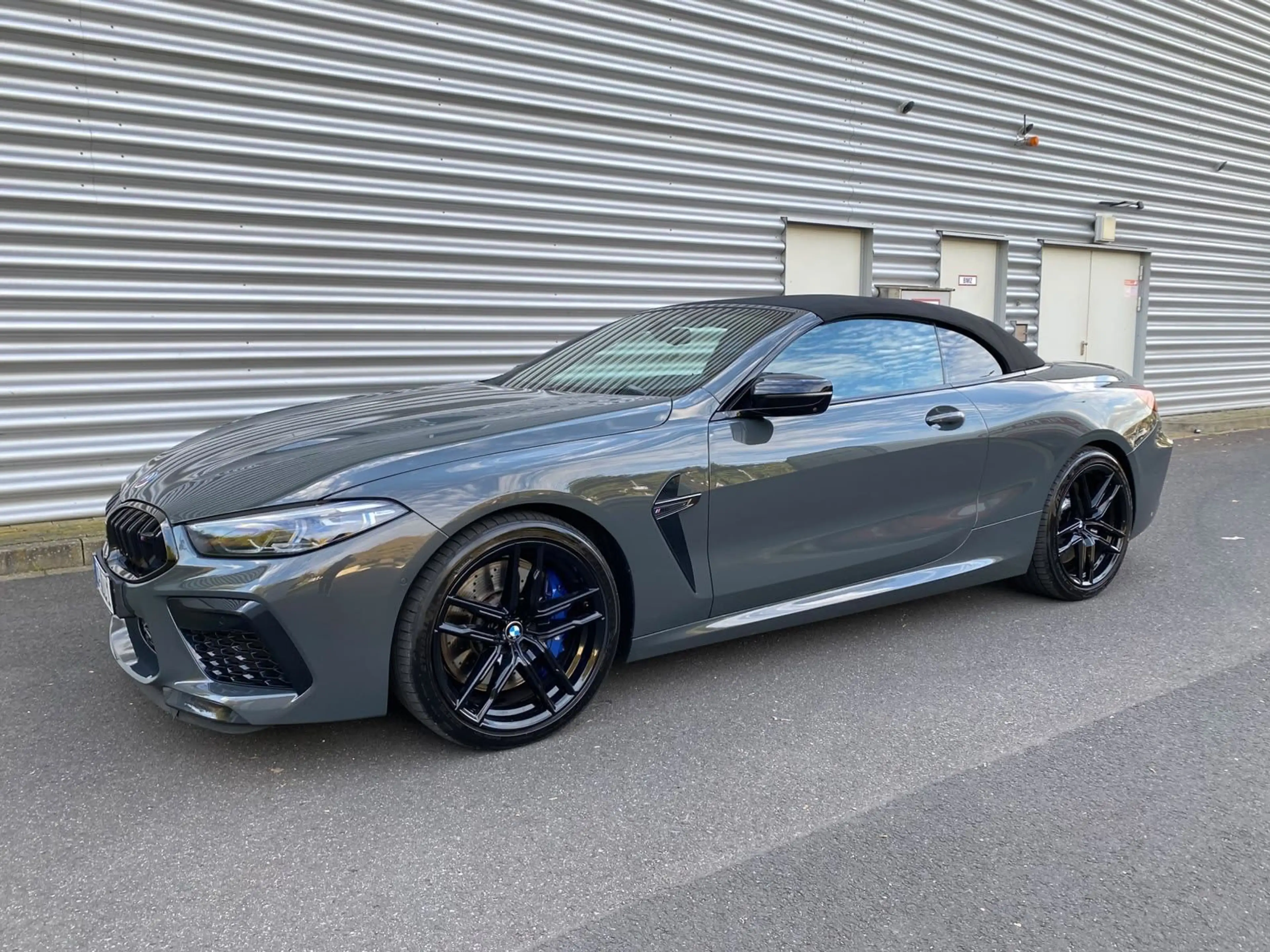 BMW M8 Competition xDrive Cabrio 750 PS — photo 2