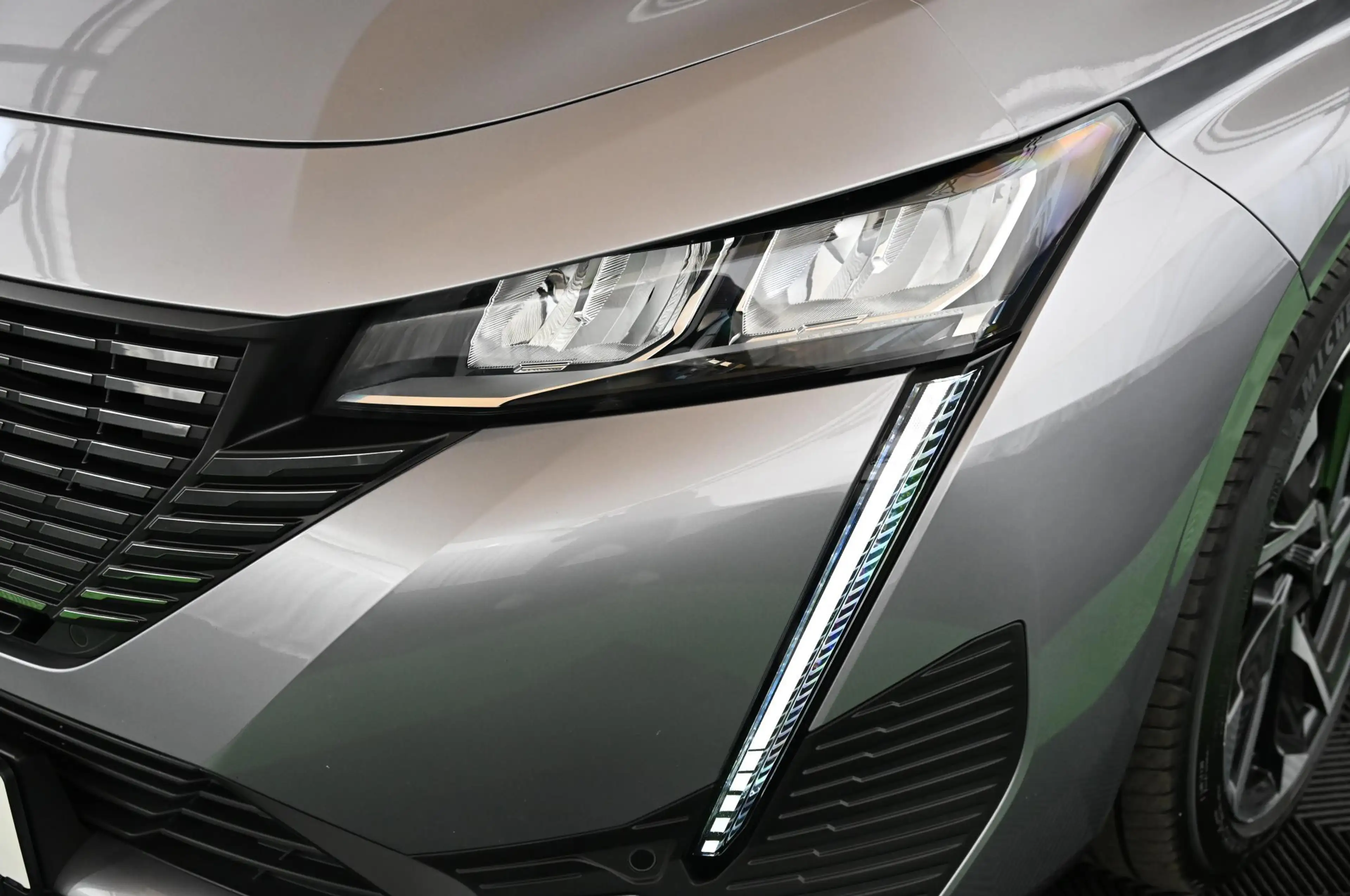 Peugeot 308 1.2 e-DSC6 145 Allure LED/NAV/SURROUND-P/17 — photo 9