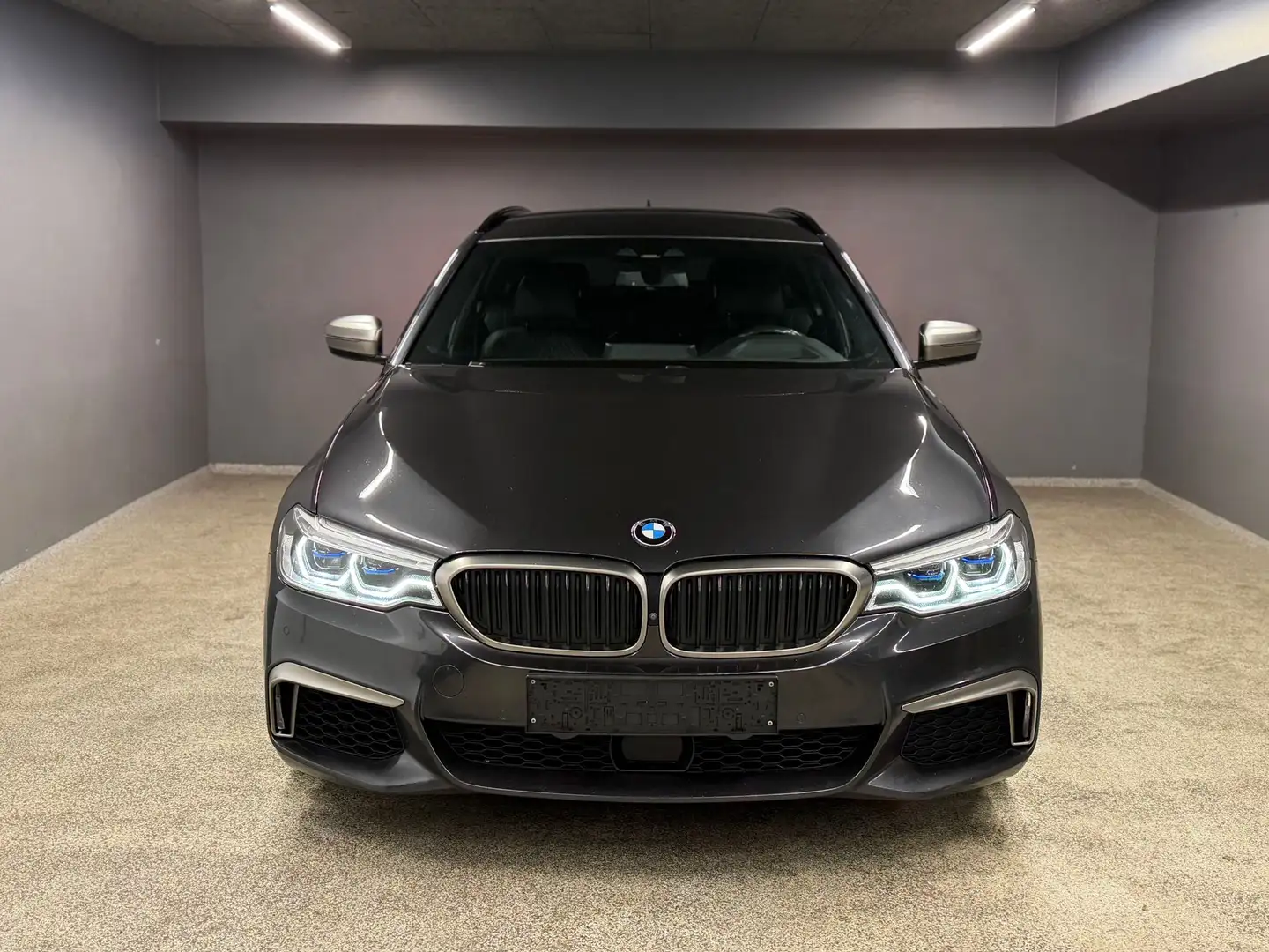 BMW M550 M550 d xDrive Schwarz - 2