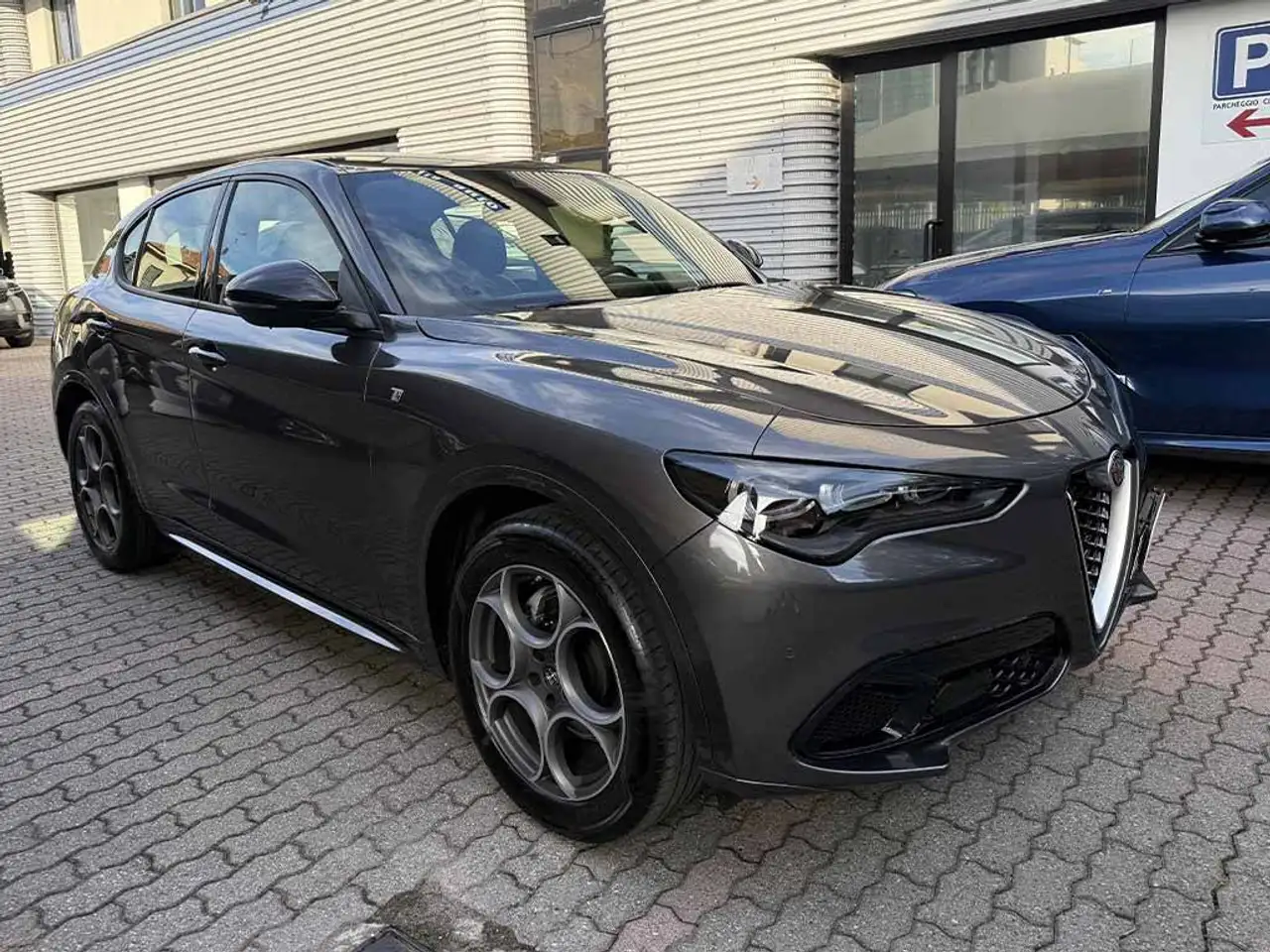 Alfa Romeo Stelvio 2023