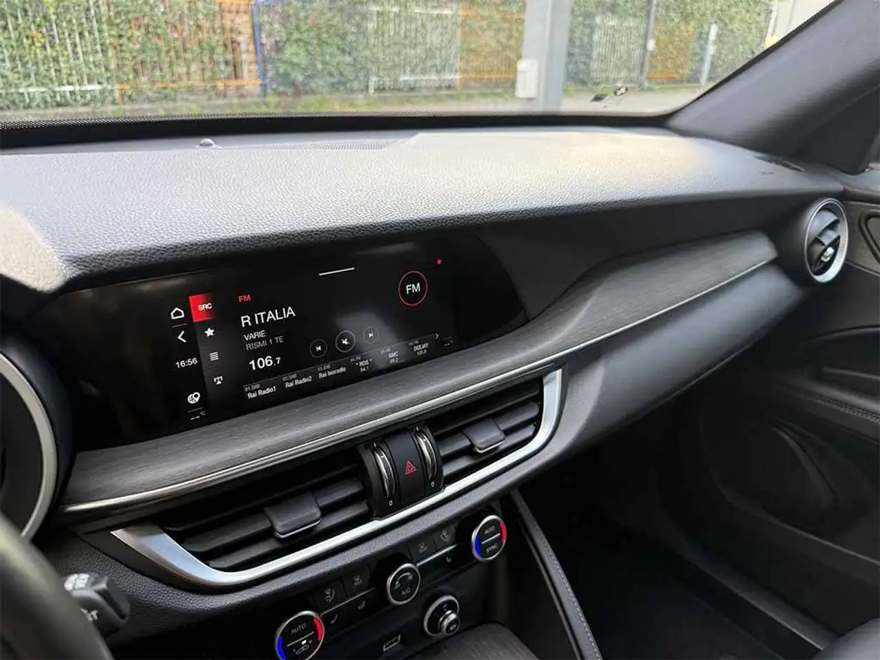 Alfa Romeo Stelvio 2023 — фото 20
