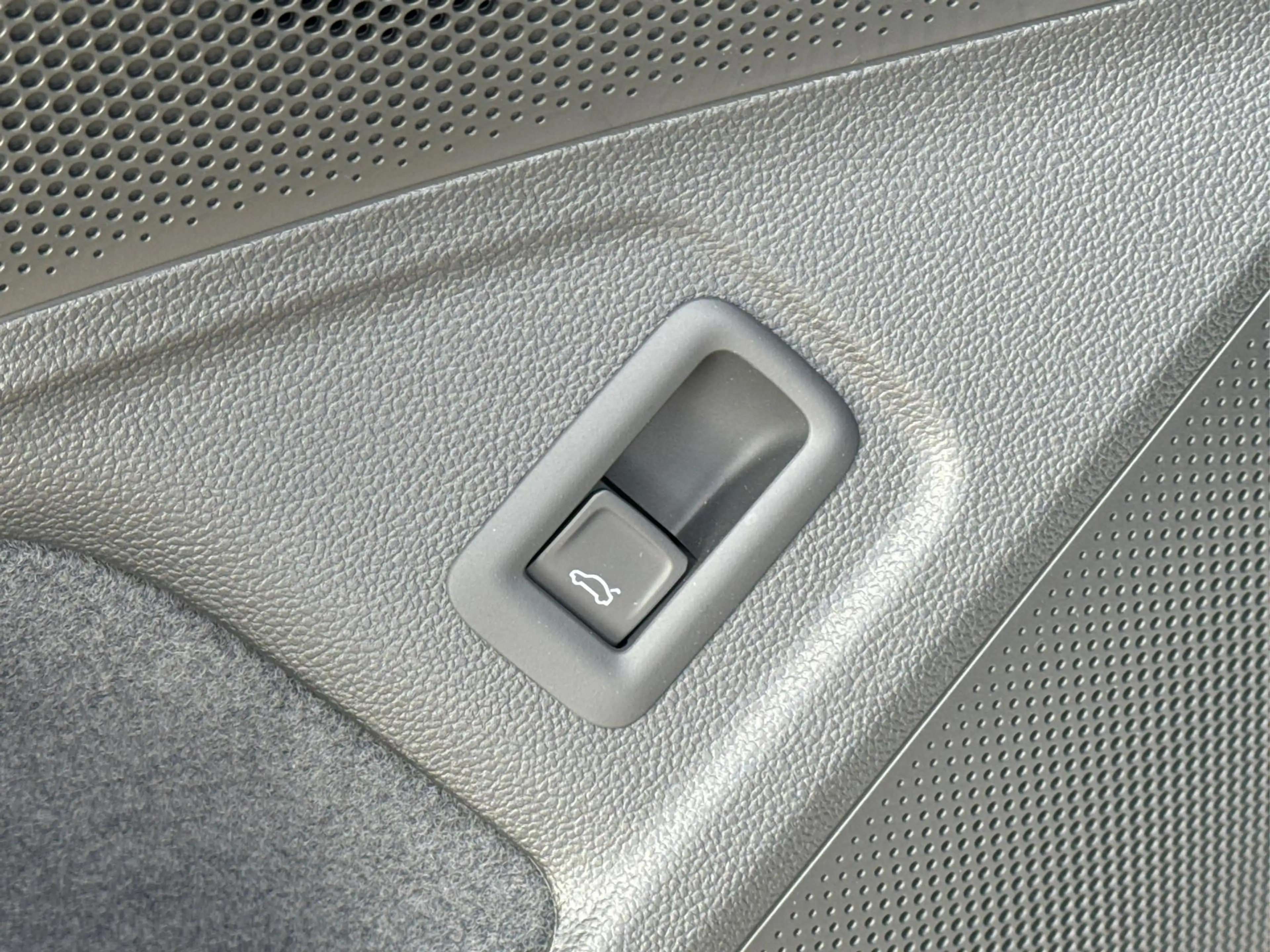 Skoda Superb Combi Selection DSG+4WD+AHK+NAVI+EL. HECKKL.+SH... — photo 20