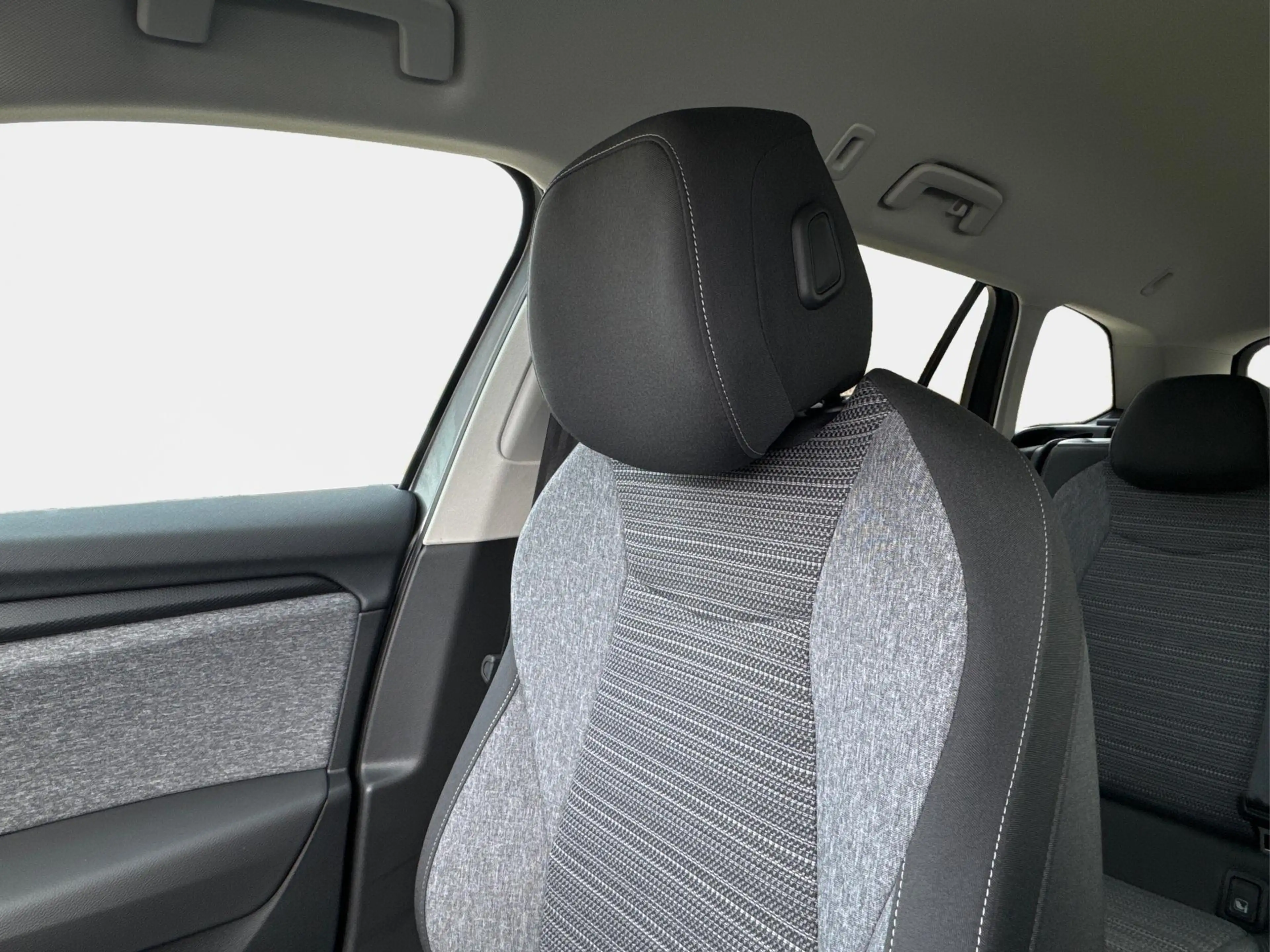 Skoda Superb Combi Selection DSG+4WD+AHK+NAVI+EL. HECKKL.+SH... — photo 28