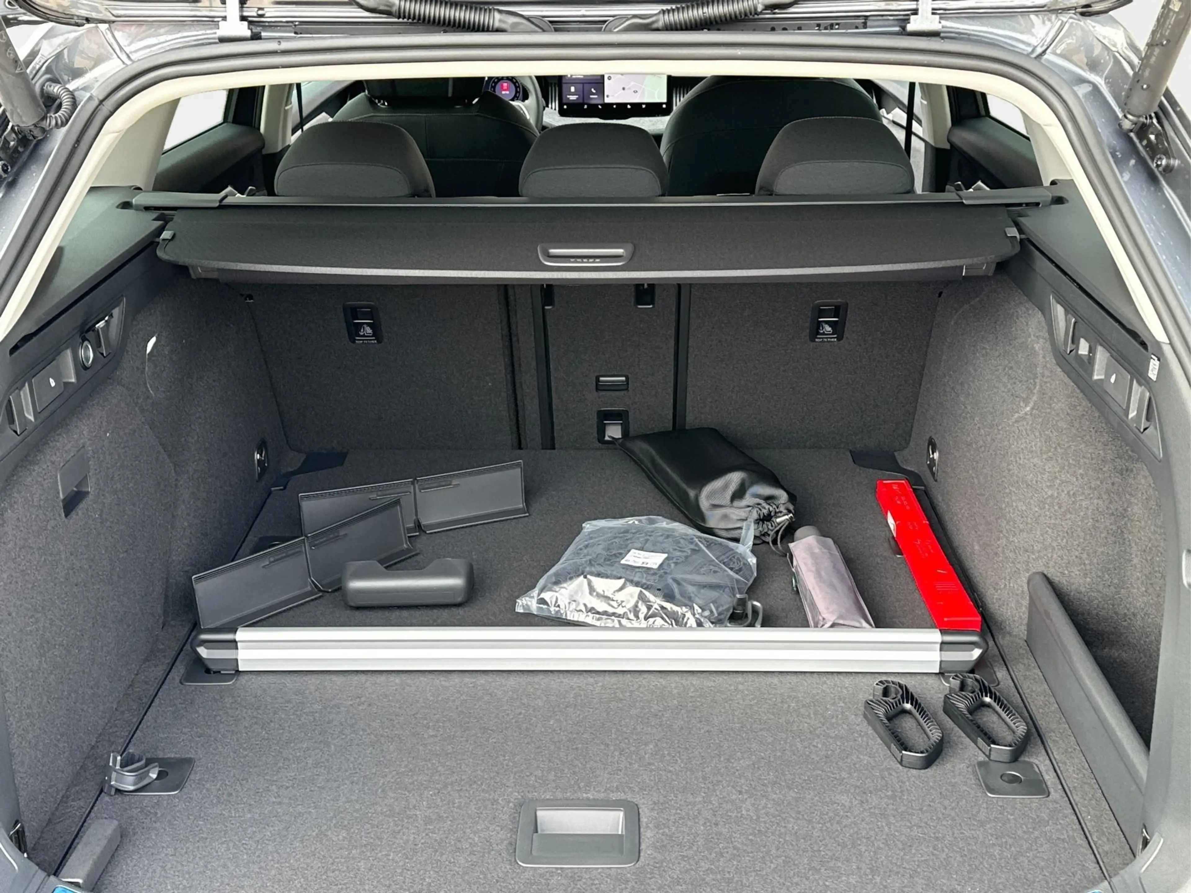 Skoda Superb Combi Selection DSG+4WD+AHK+NAVI+EL. HECKKL.+SH... — photo 10