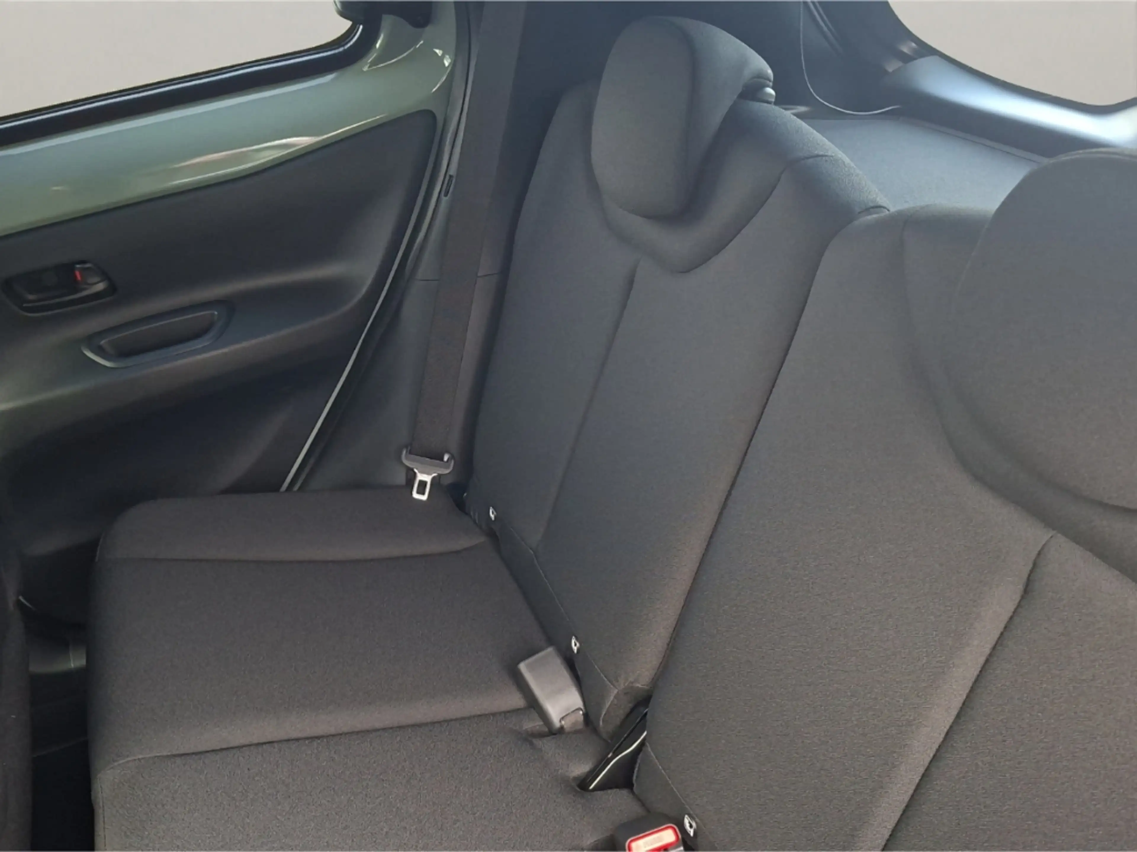 Toyota Aygo X TEAMPLAYER+HYBRID+TEC-PAKET+PDC+SOFORT — photo 10
