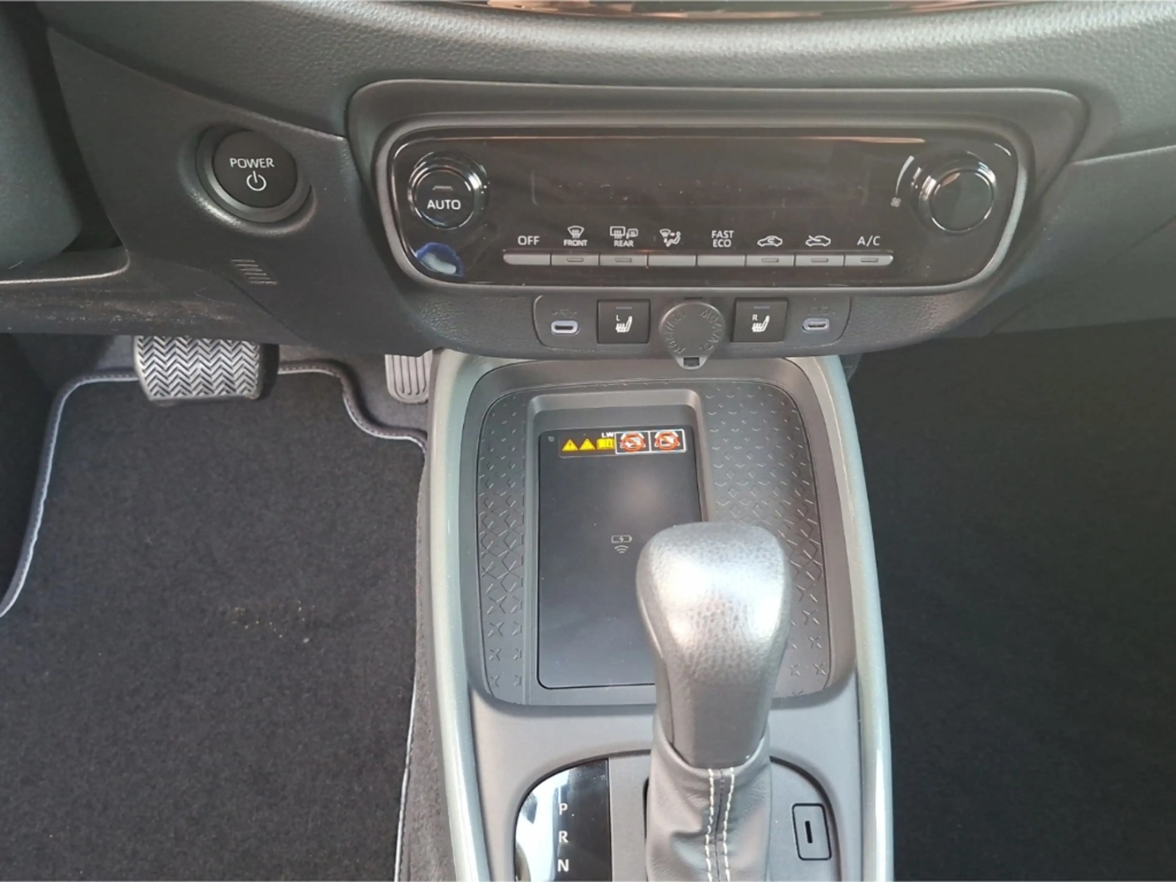 Toyota Aygo X TEAMPLAYER+HYBRID+TEC-PAKET+PDC+SOFORT — photo 14
