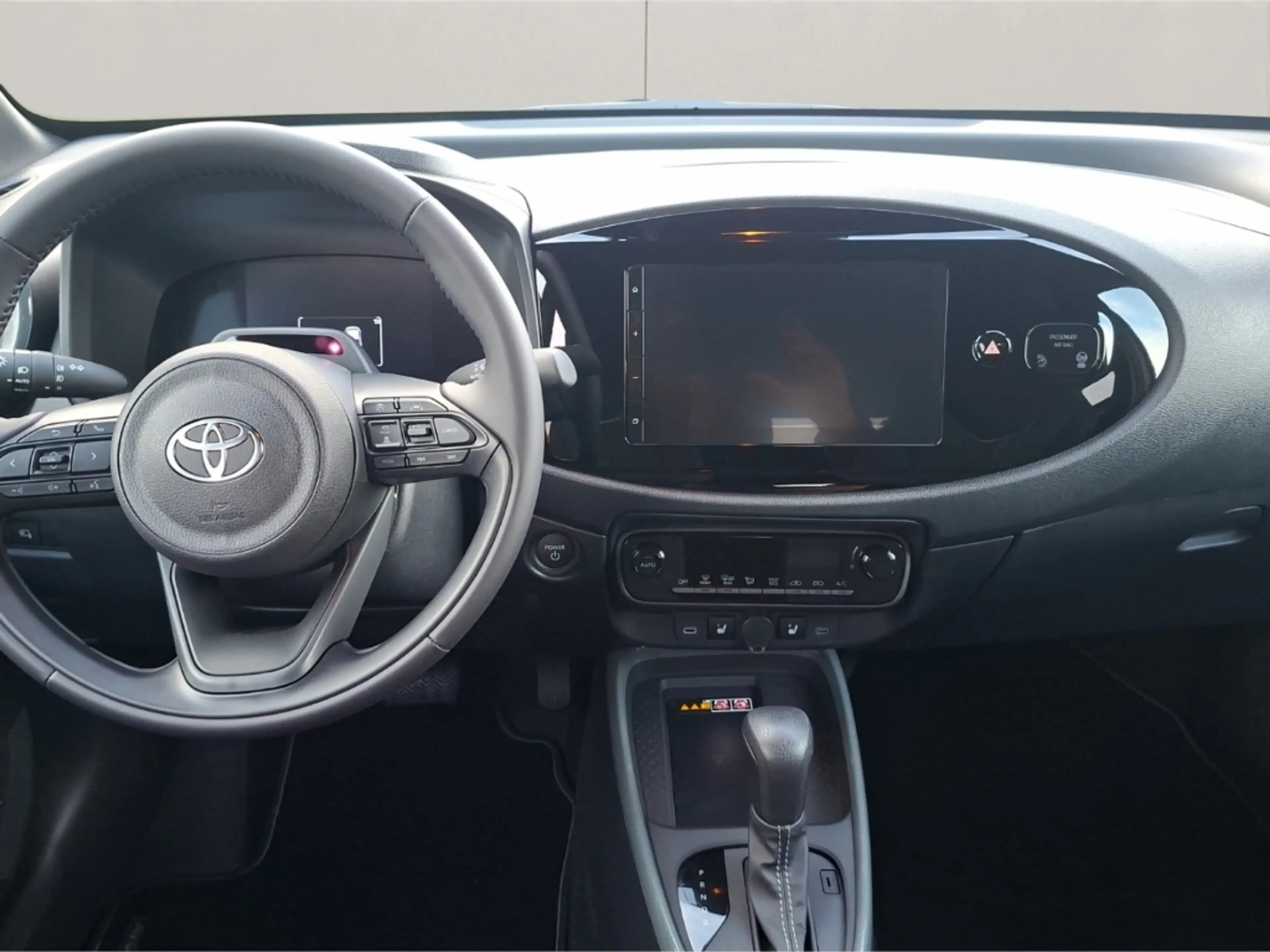 Toyota Aygo X TEAMPLAYER+HYBRID+TEC-PAKET+PDC+SOFORT — photo 13