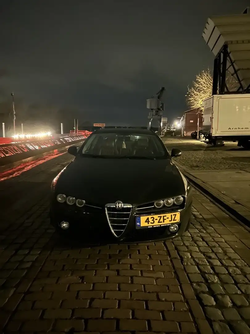 Alfa Romeo 159 2.2 JTS Business Zwart - 1
